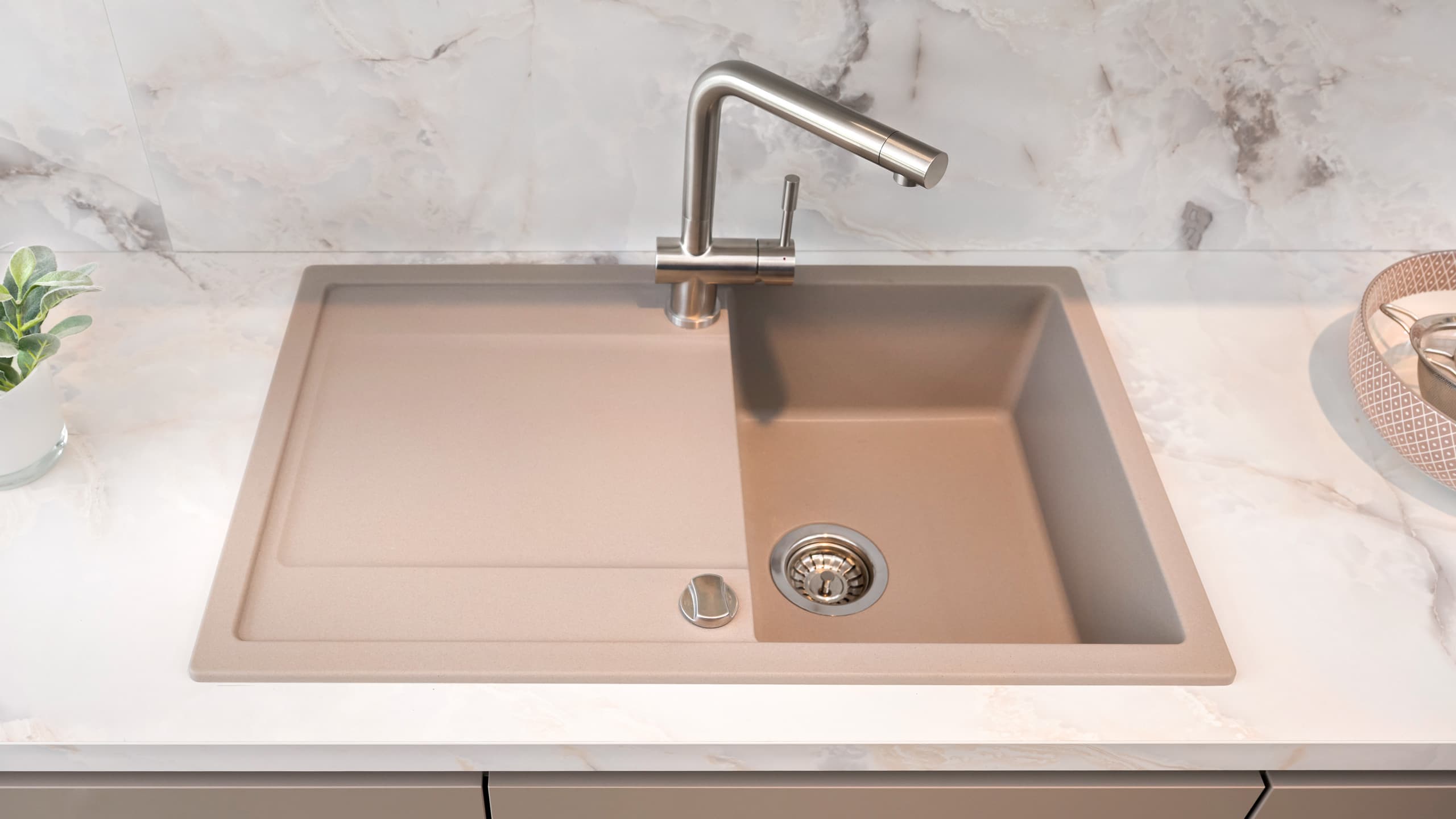 Grifflose Küchenzeile "Win" von Express Küchen