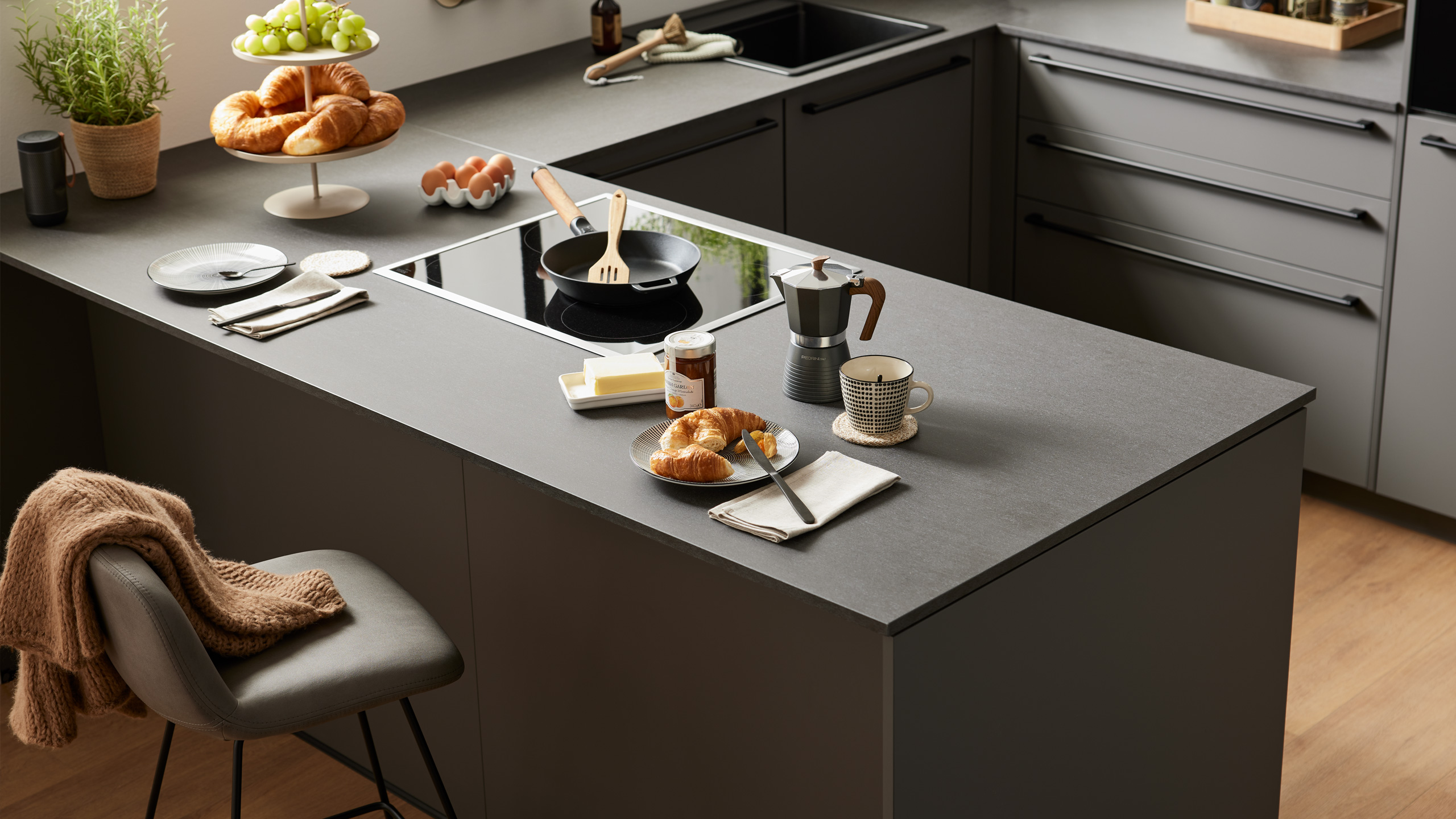 Moderne Familienküche "Senso" in U-Form von Culineo