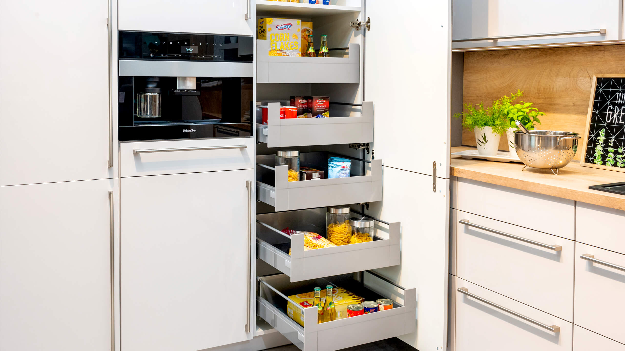 Moderne Familienfreundliche Küche "Flash" von Nobilia