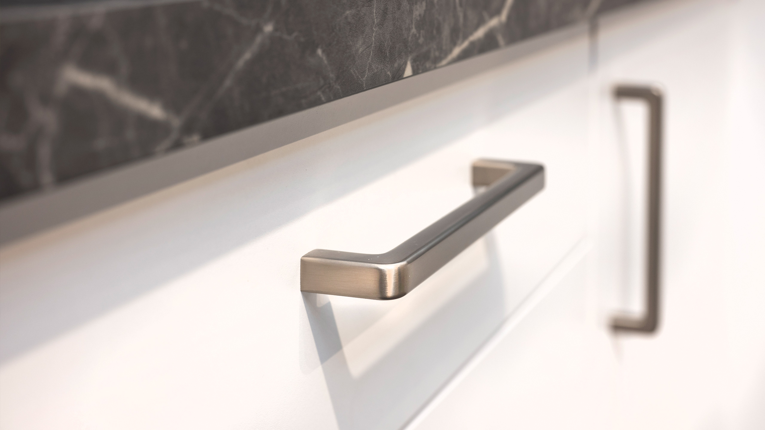 Moderner, geräumiger Hauswirtschaftsraum "Laser" von Nobilia 