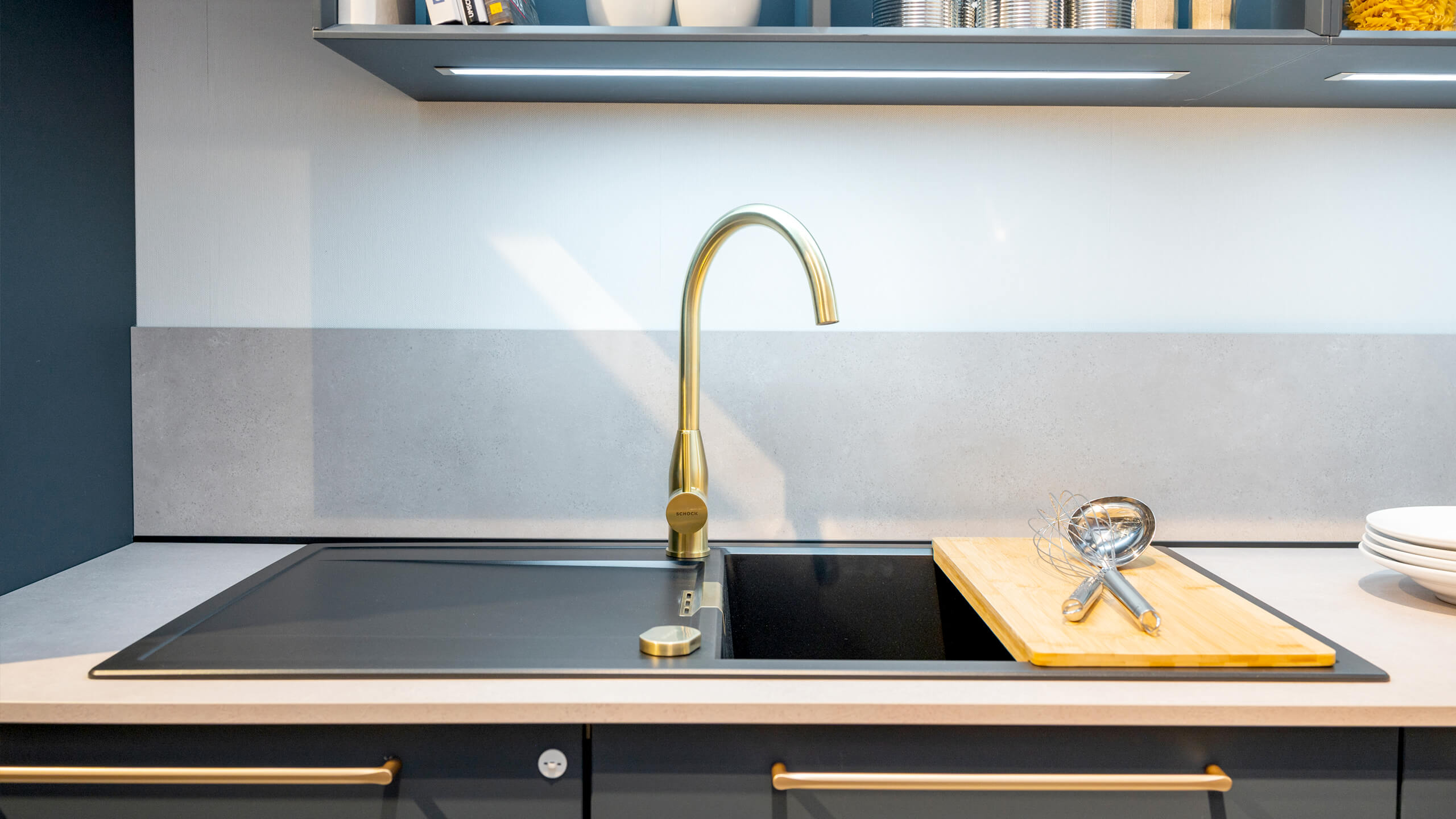 Trendige L-Küche Modell "Easytouch" von Nobilia