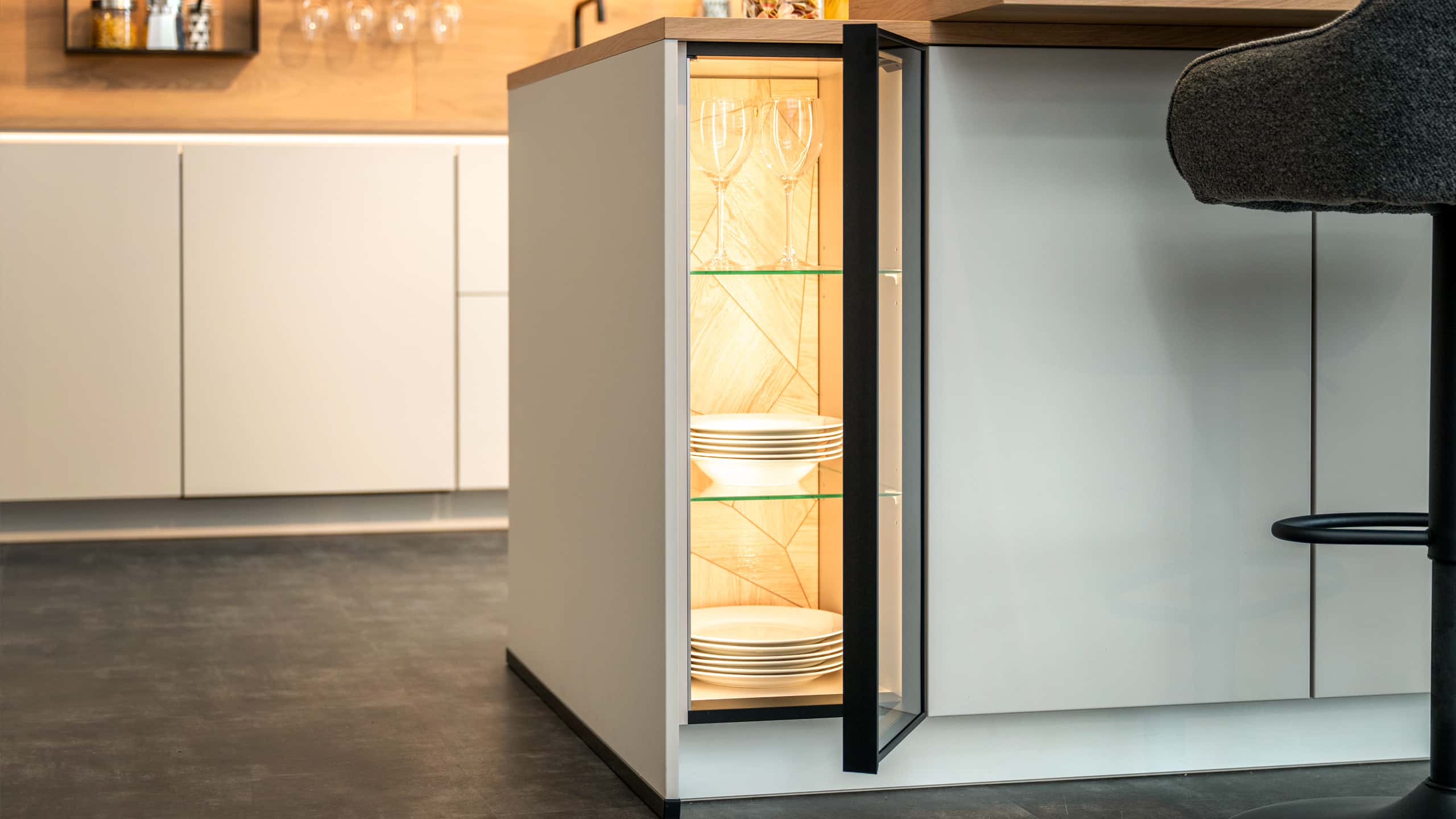 Moderne Inselküche "Softline" von Nobilia 