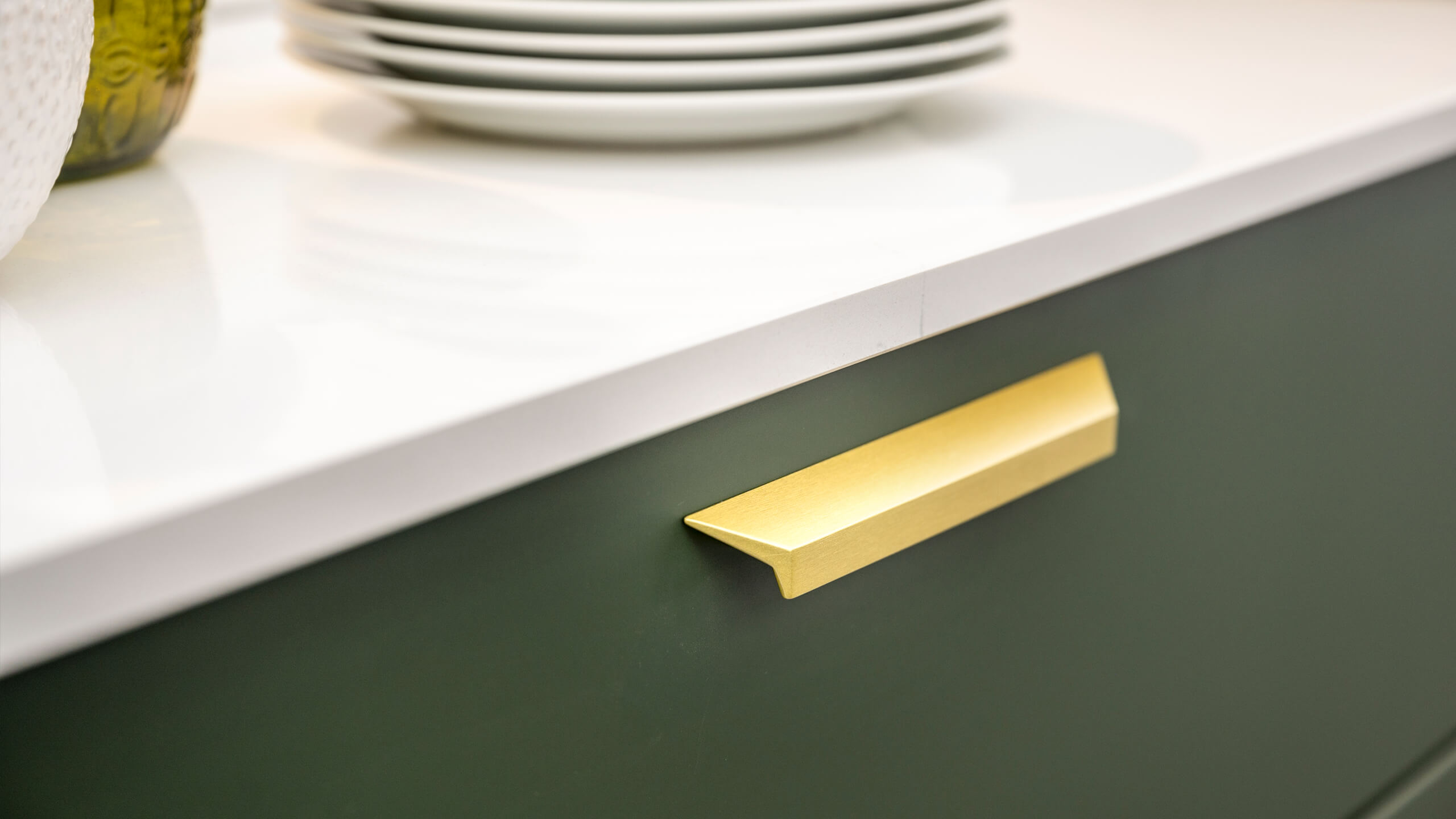 Grifflose Eyecatcherküche mit Insel "Siena" von Wert Küche