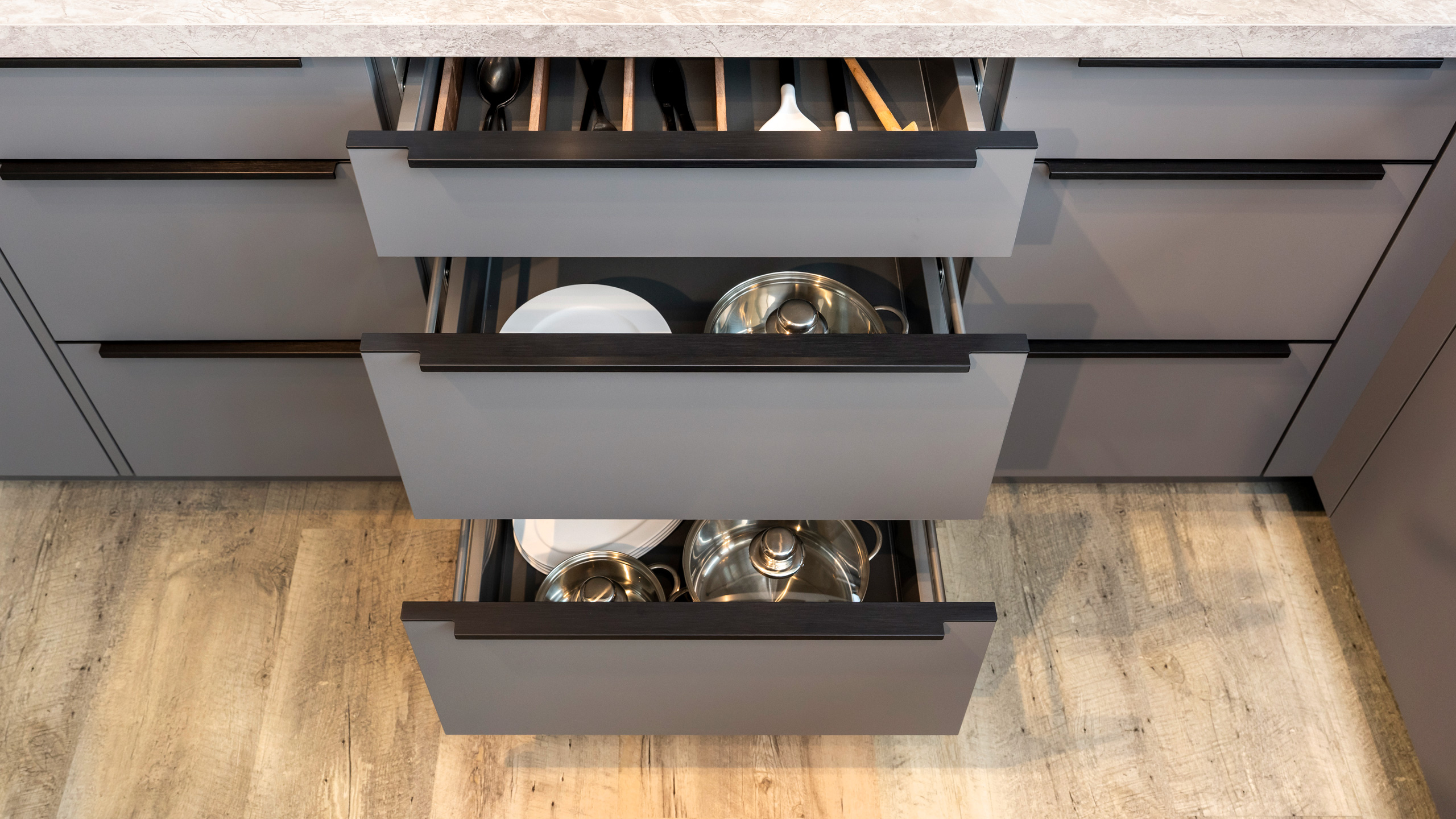 Moderne L-Küche "Senso" von Culineo