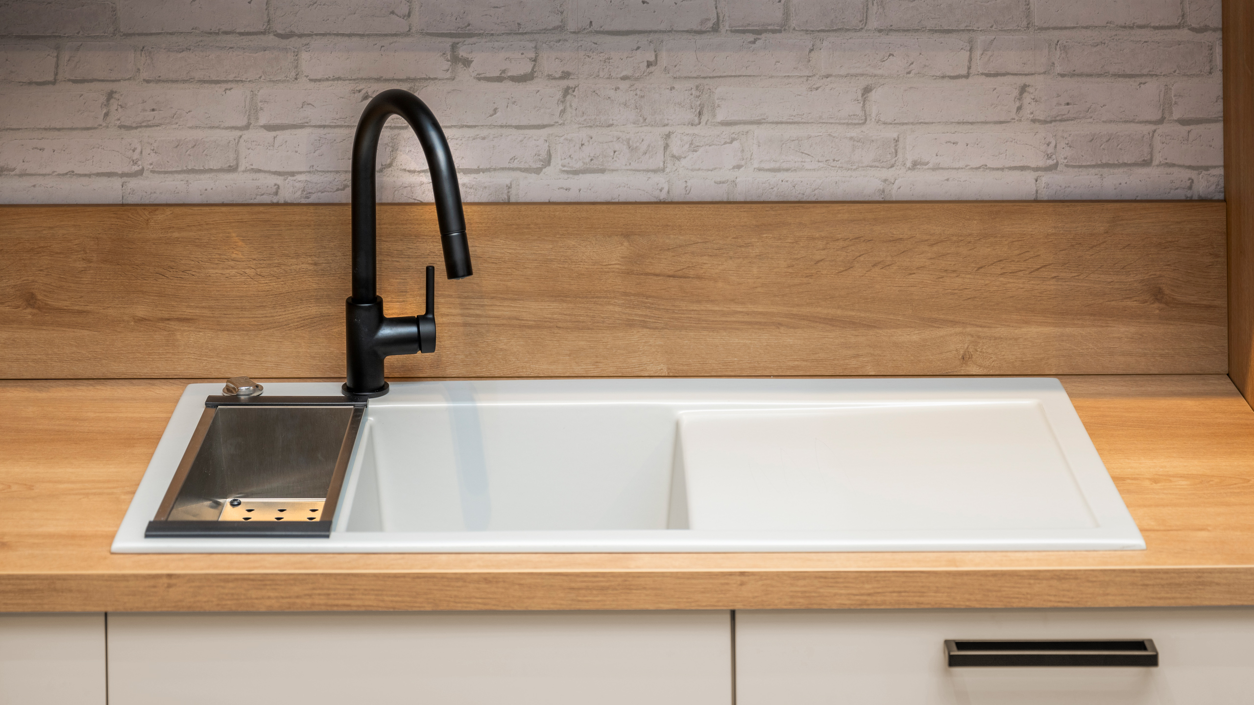 Moderne, übersichtliche L-Küche Modell  Base von Wert Küche