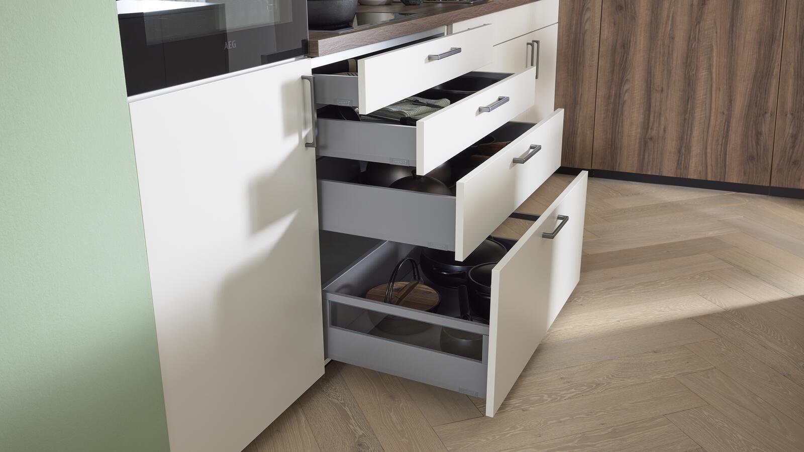 Moderne Familienküche "Nora" mit Insel von Wert Küche