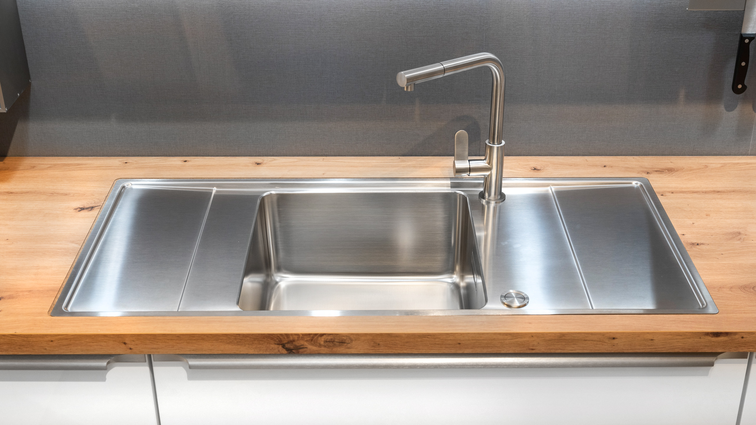 Helle Familienküche Modell Lux von Nobilia