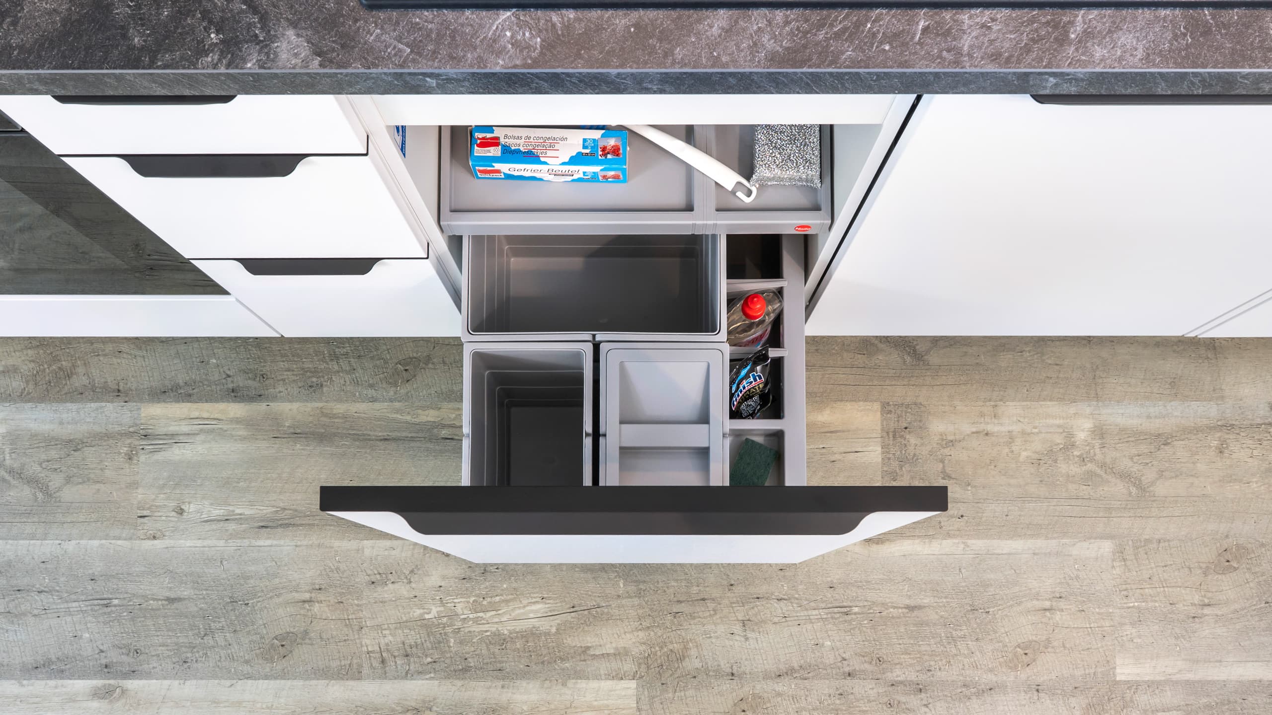 Moderne Küchenzeile "Senso" von Nobilia 