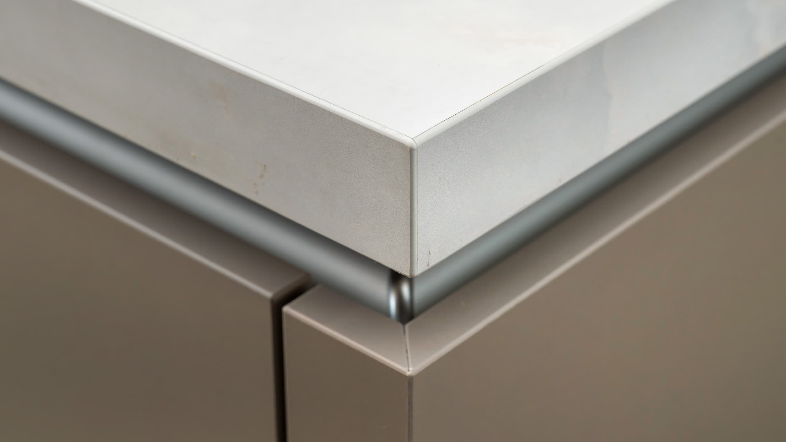 Grifflose Küchenzeile "Win" von Express Küchen