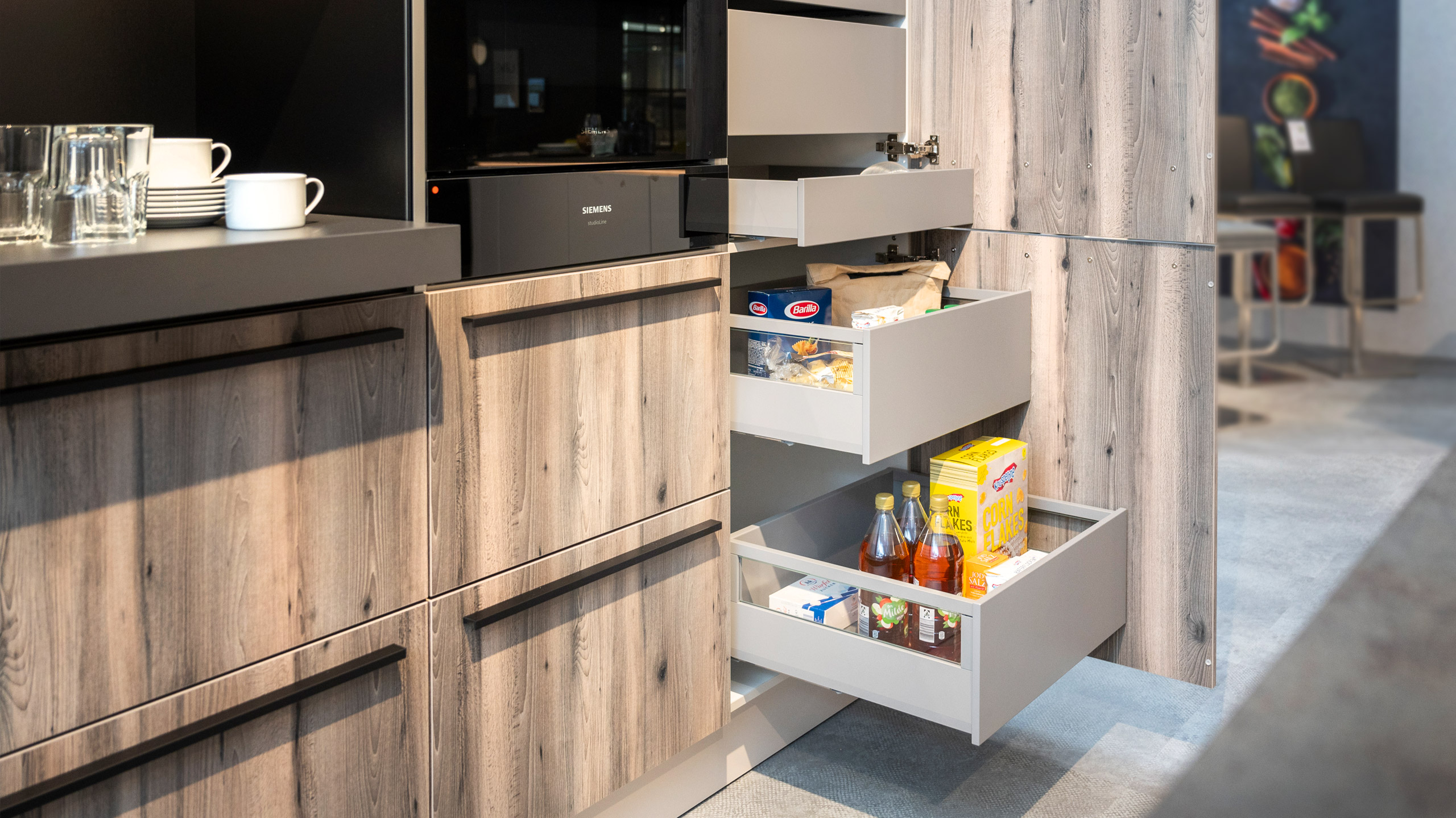 Großräumige, edle T-Küche "Siena" von Wert Küche