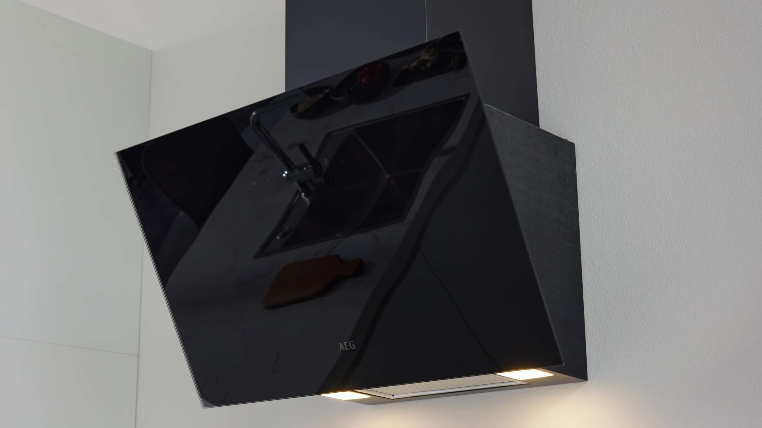 moderne, grifflose L-Küche "Serie 3089" von Interliving