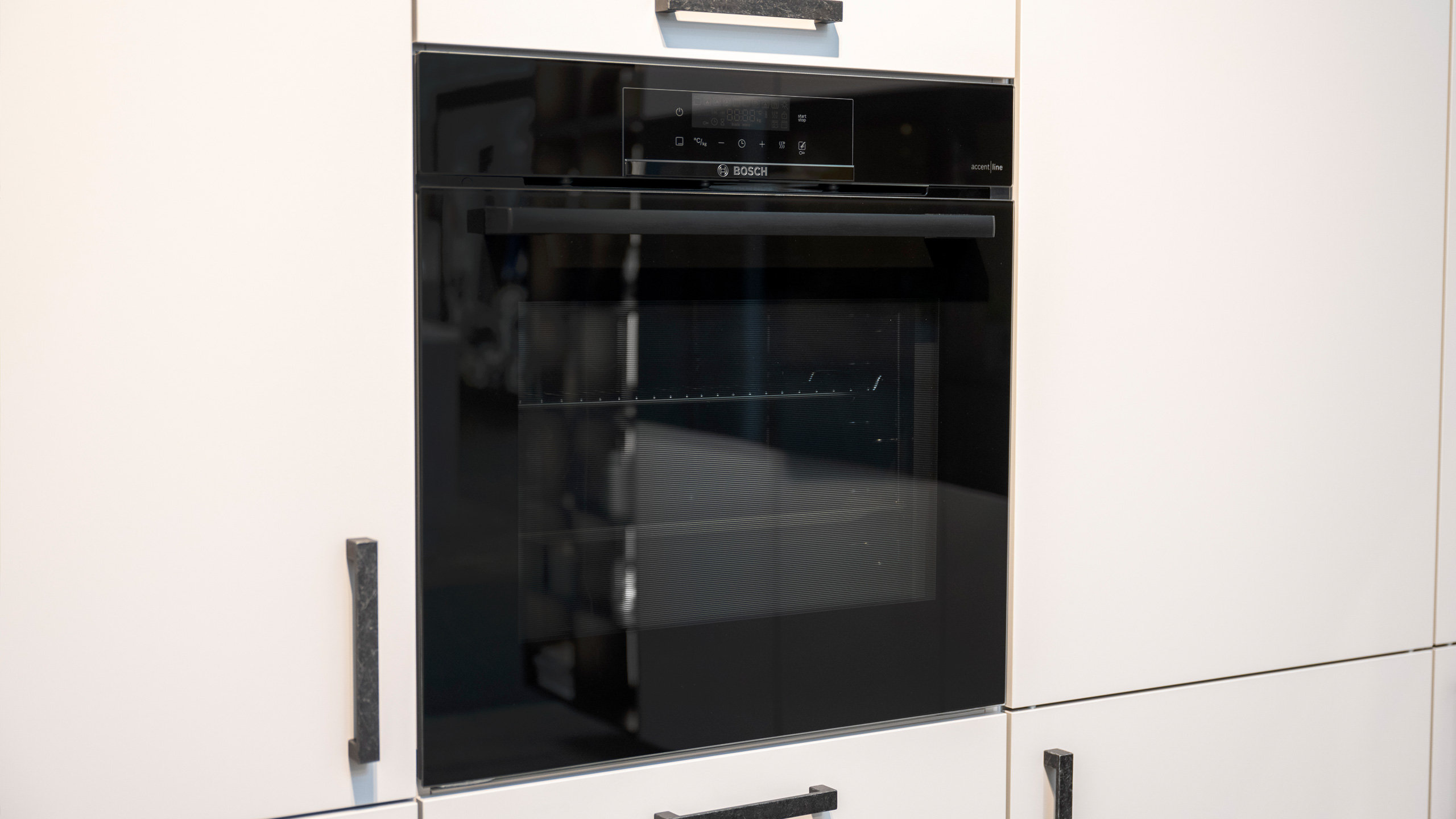 Stauraumreiche Küche "Clean" von Express