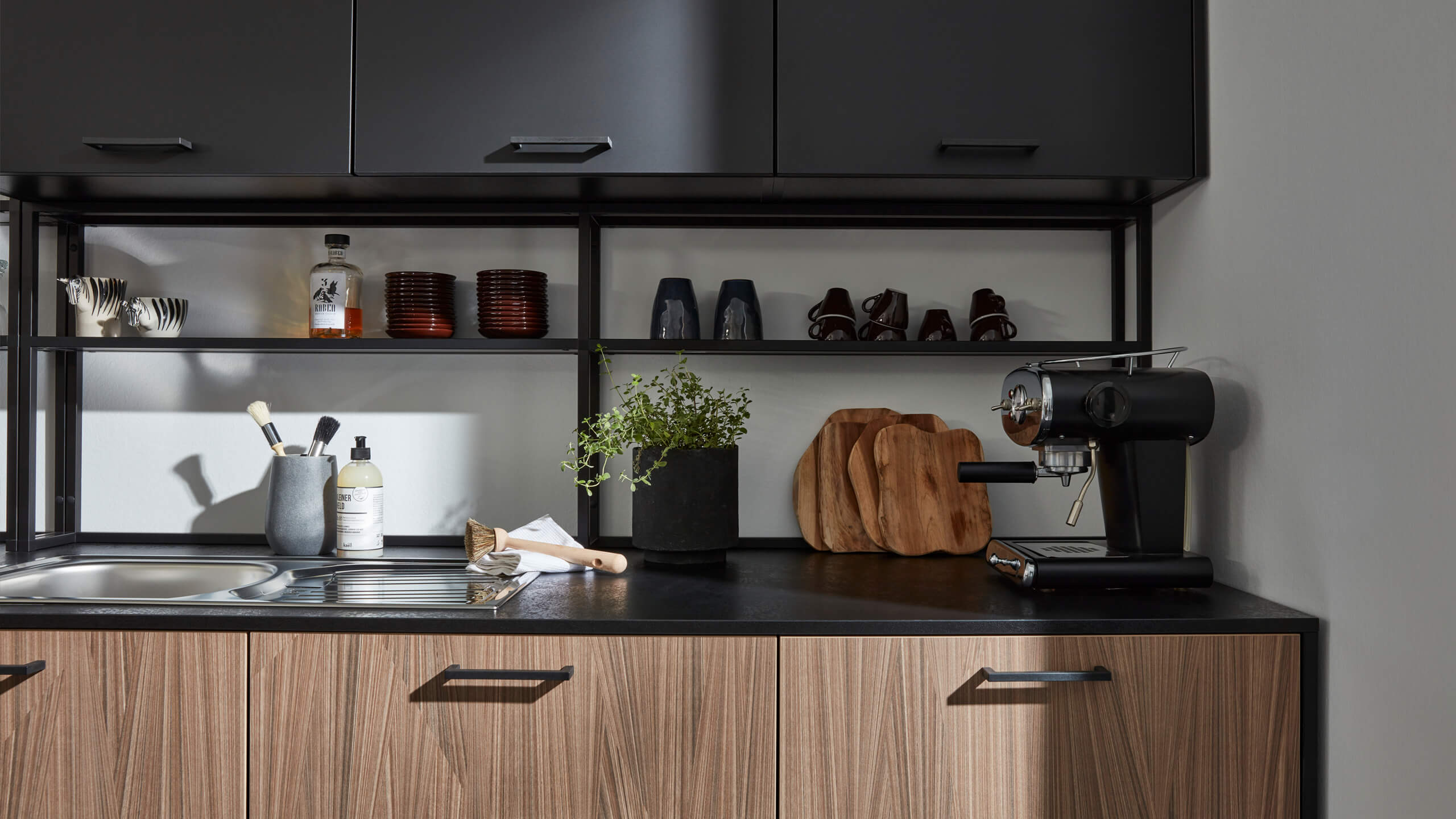 Designküche "Ava" mit Insel von Wert Küche