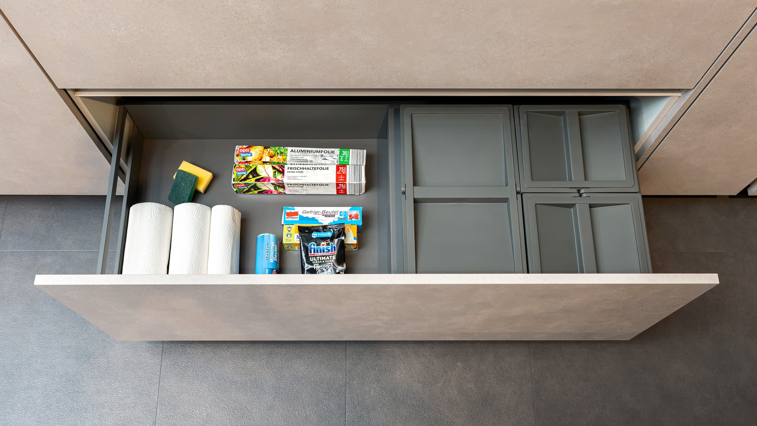 Familienfreundliche Designküche "Riva" von Nobilia