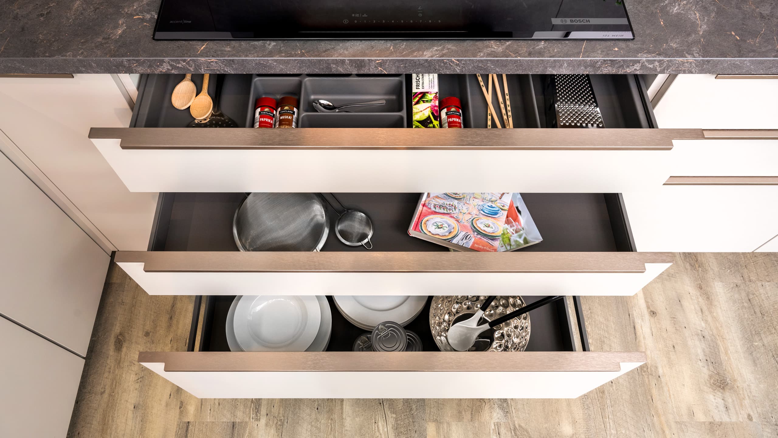 Zeitlose L-Küche "Easytouch" von Nobilia