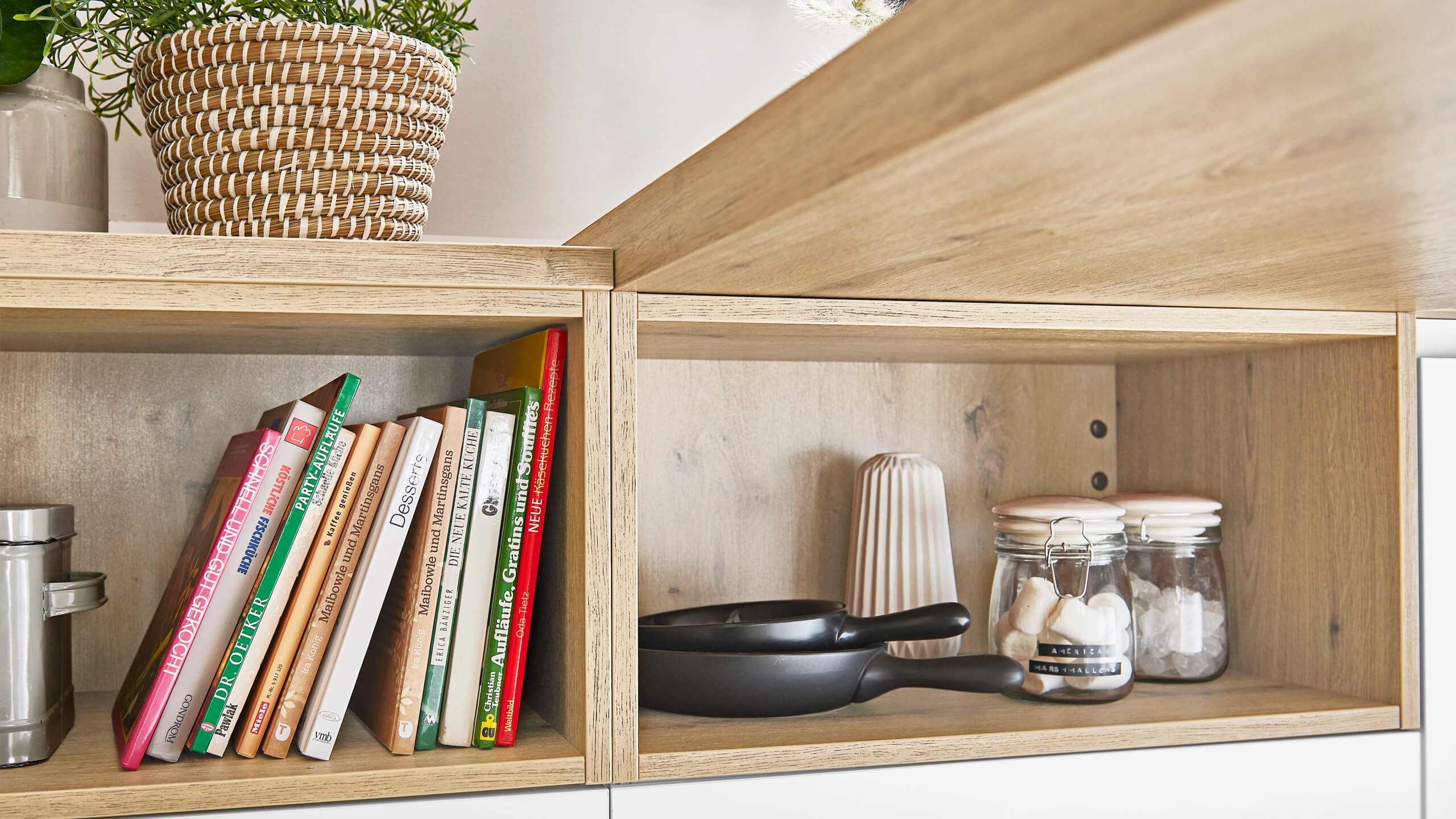 Grifflose Familienküche "Manhattan" in U-Form von Nolte 