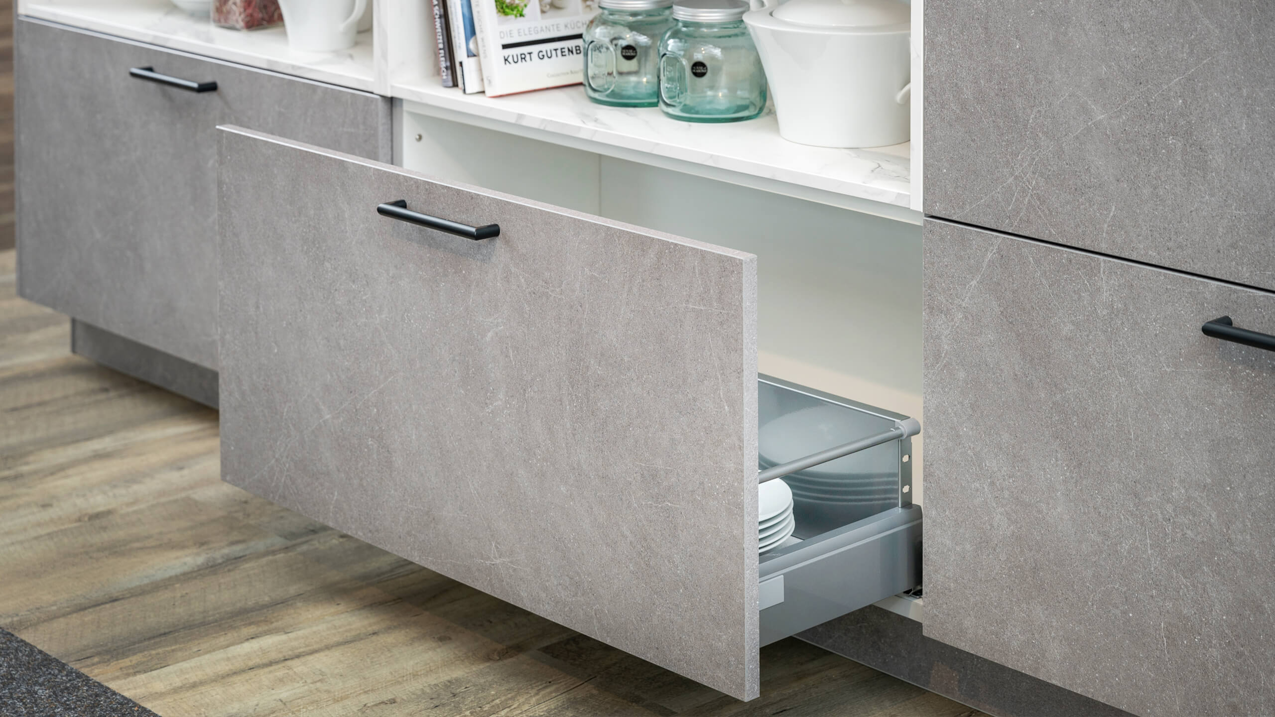 Moderne, helle Inselküche "Stone Art" von Nobilia 