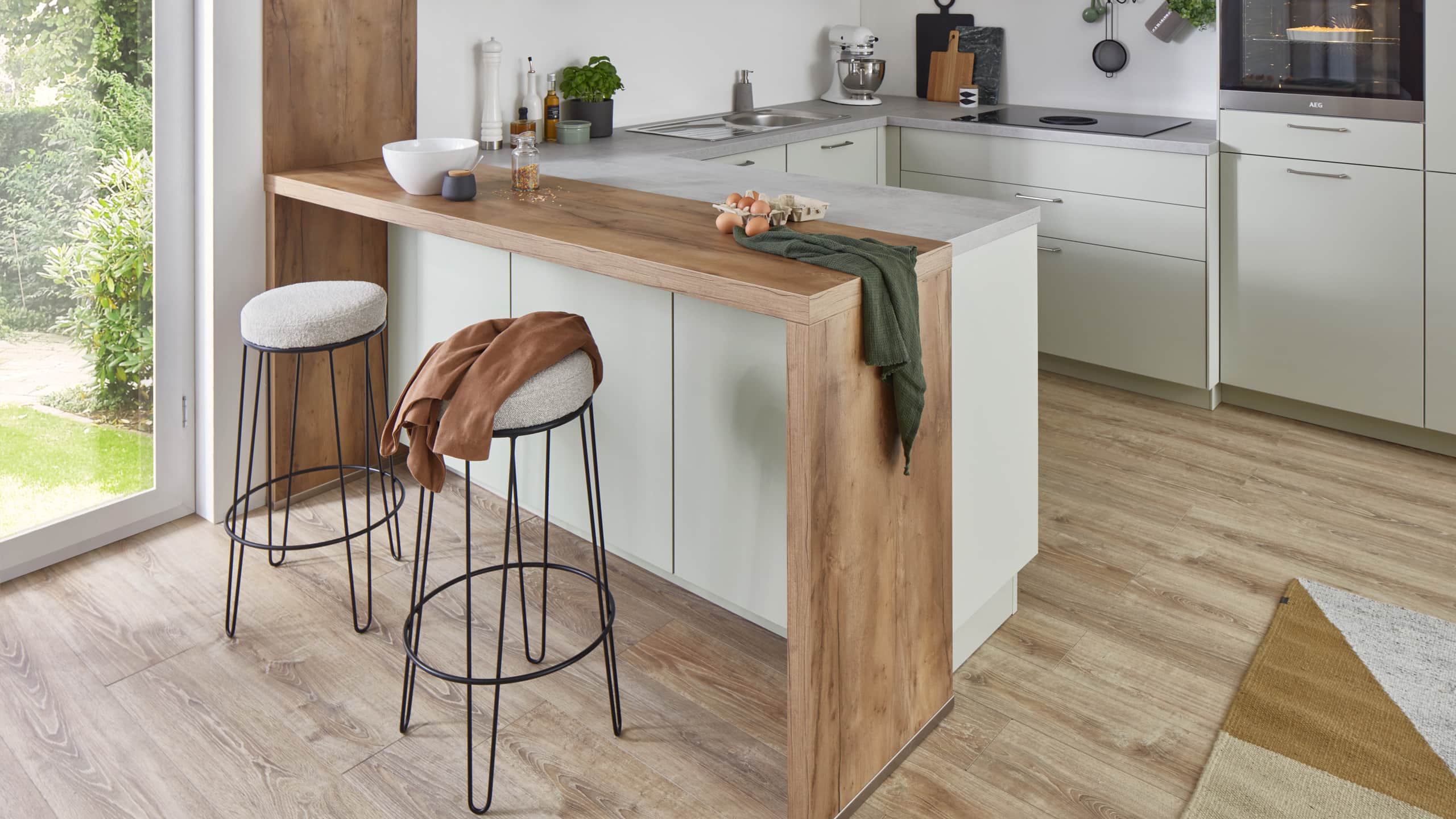 Trendige Familienküche "Senso" in U-Form von Nobilia