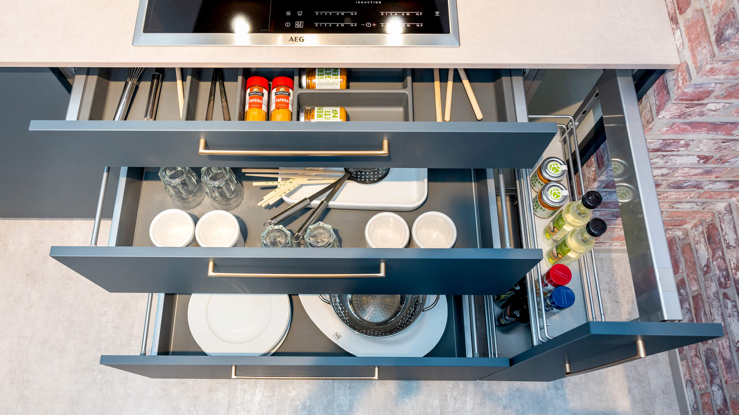 Trendige L-Küche Modell "Easytouch" von Nobilia