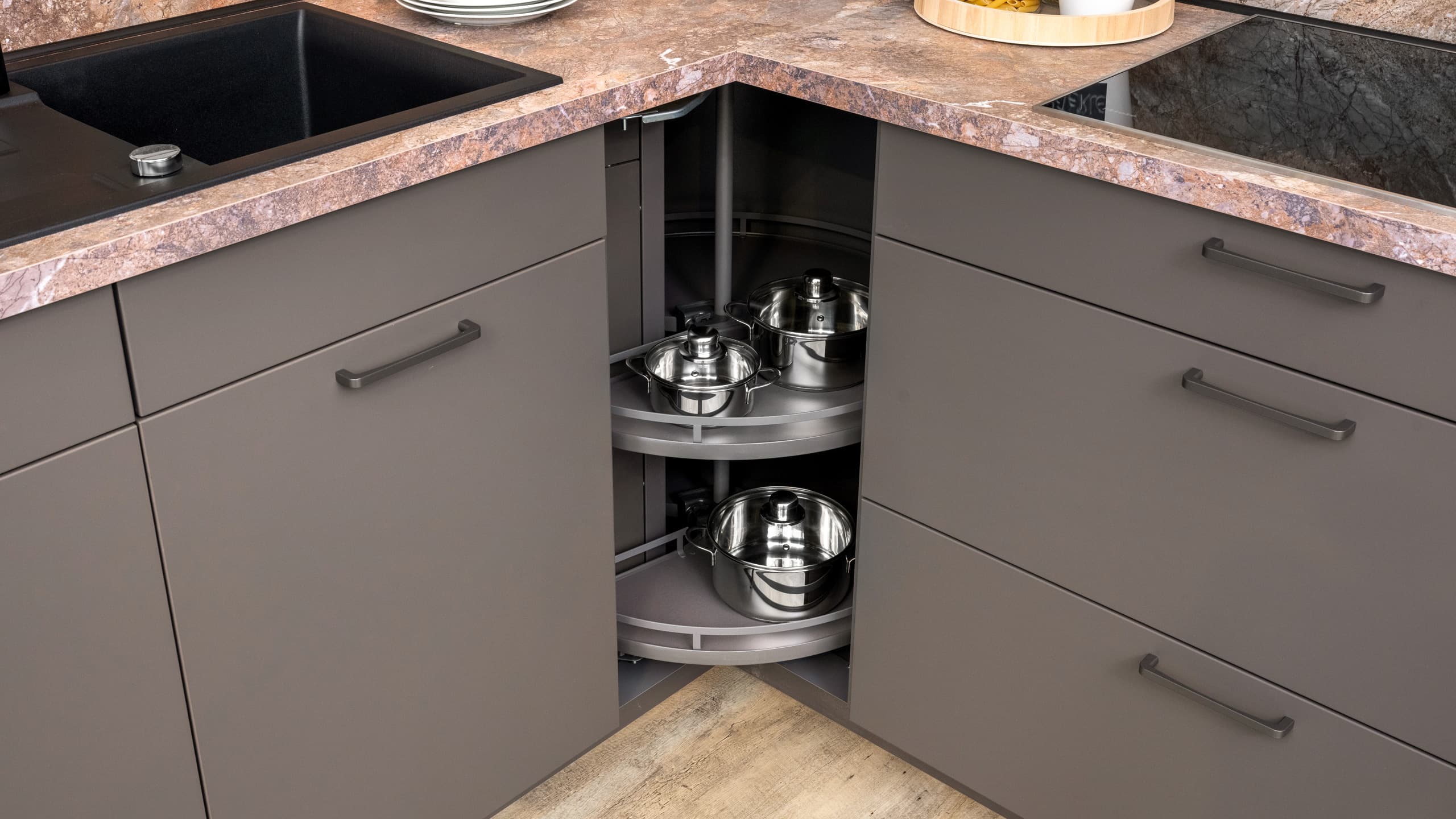 Moderne L-Küche "Softline" von Nobilia