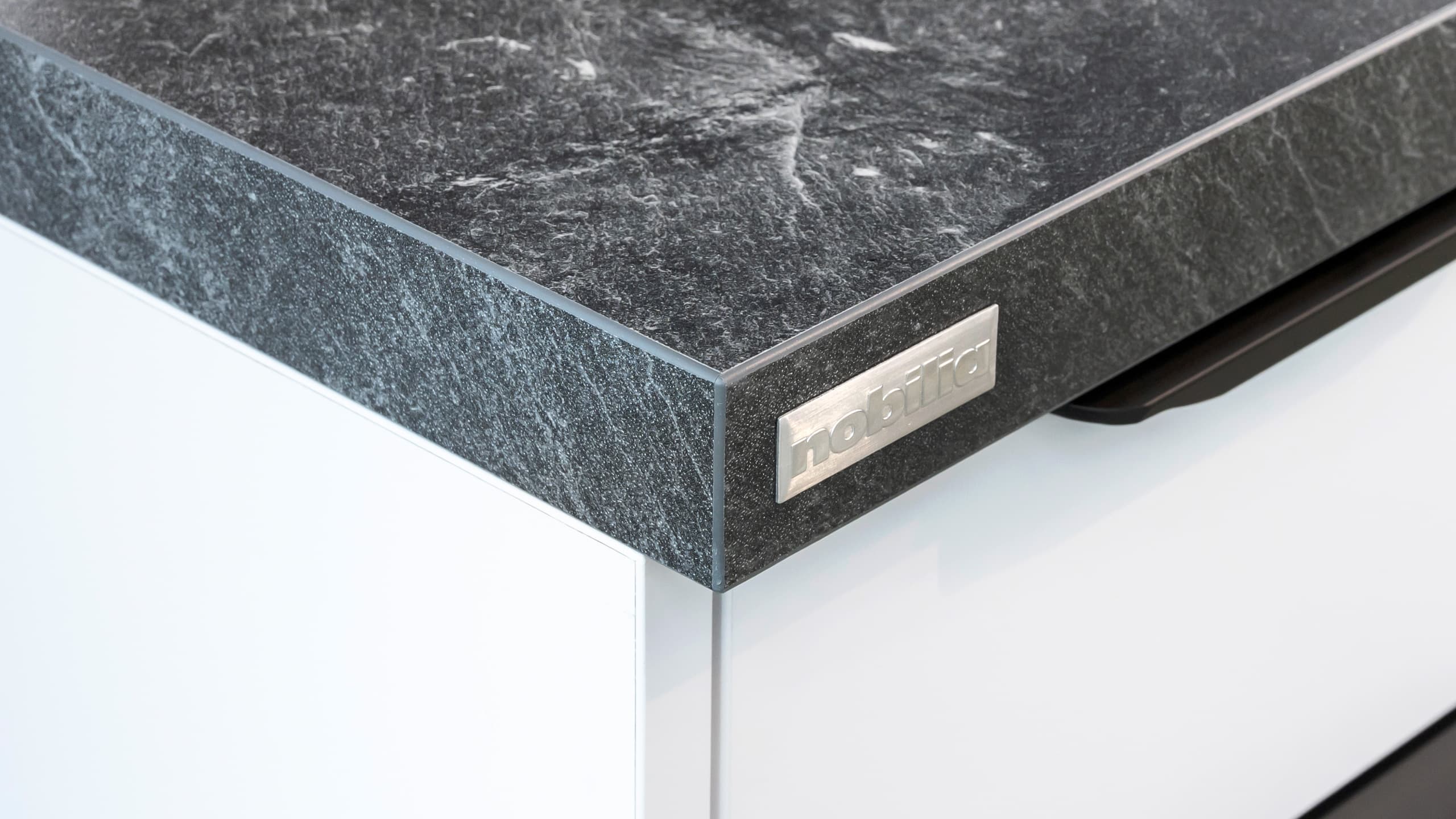 Moderne Küchenzeile "Senso" von Nobilia 