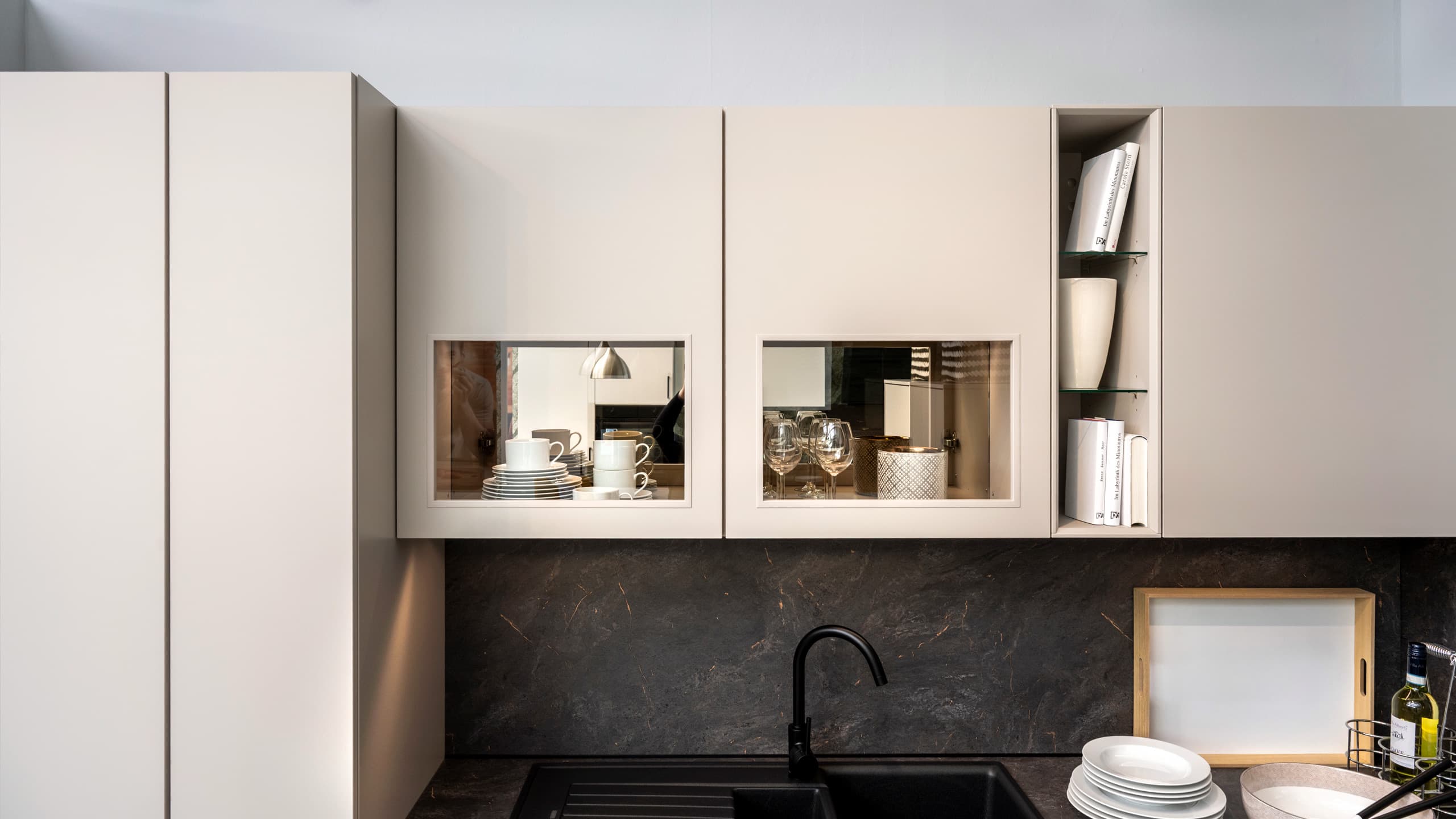 Zeitlose L-Küche "Easytouch" von Nobilia