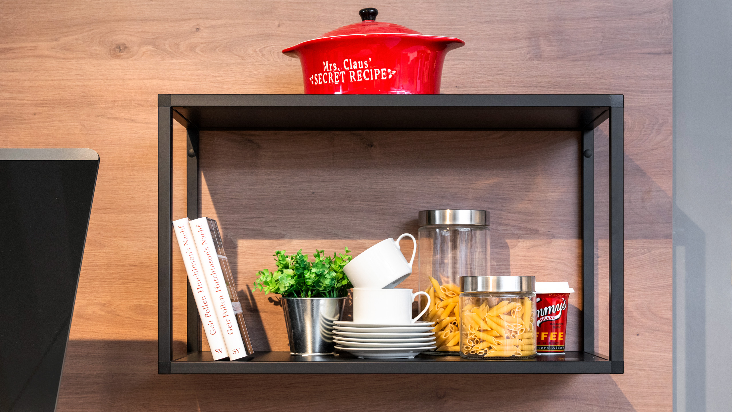 Trendige Küchenzeile "Mattea Colour" von Wert Küche