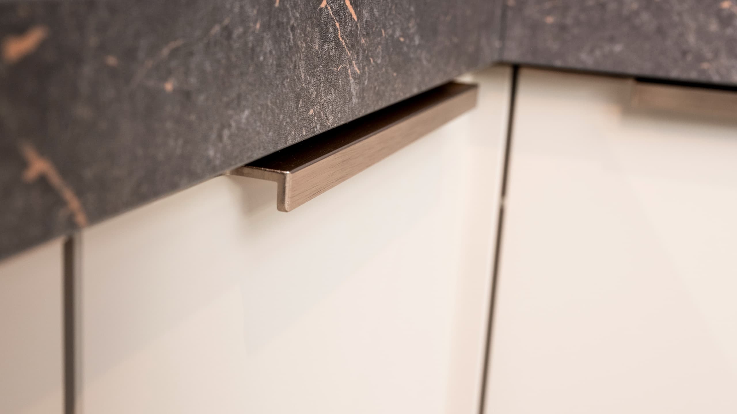 Zeitlose L-Küche "Easytouch" von Nobilia