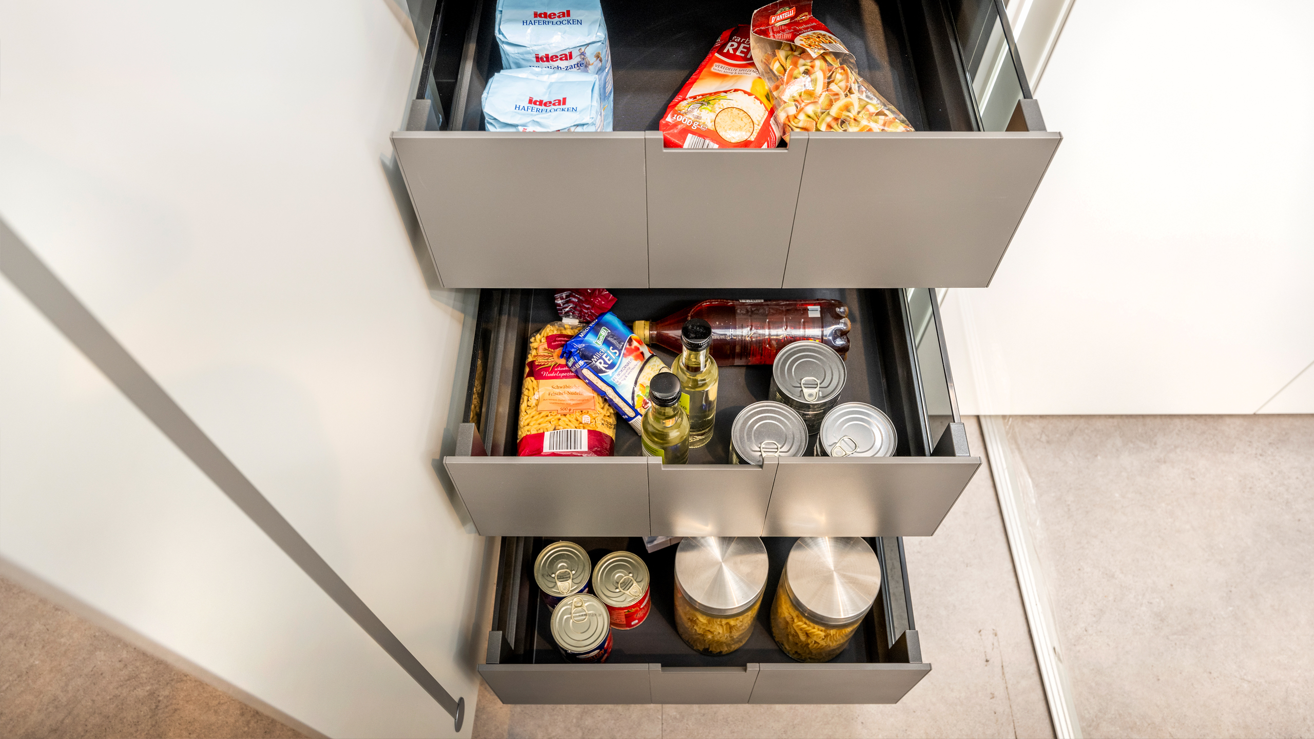 Helle Design Küche mit Insel "IL 3610" von Interliving