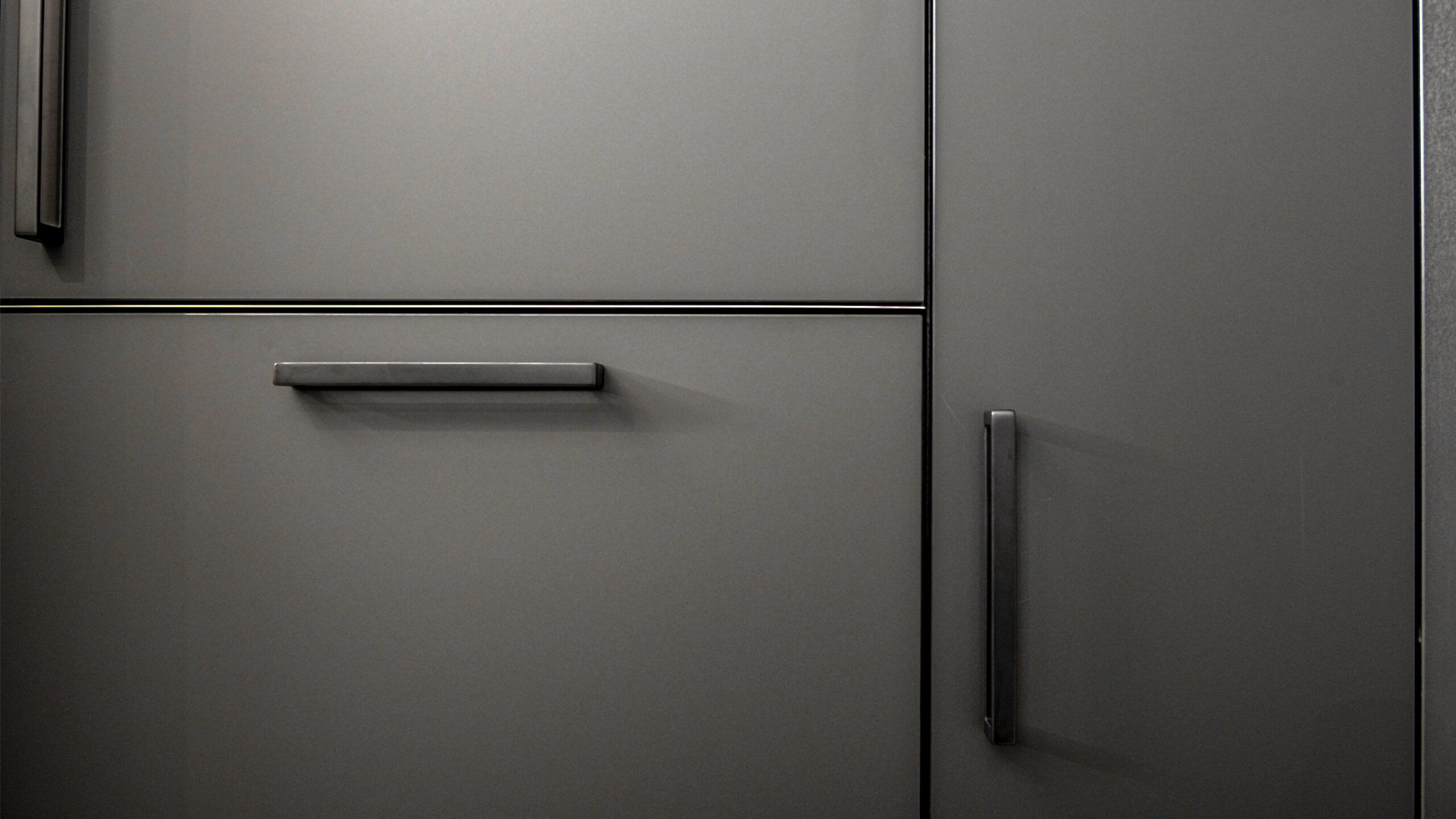 Stilvolle Inselküche "Fino Matt" von Wert Küche