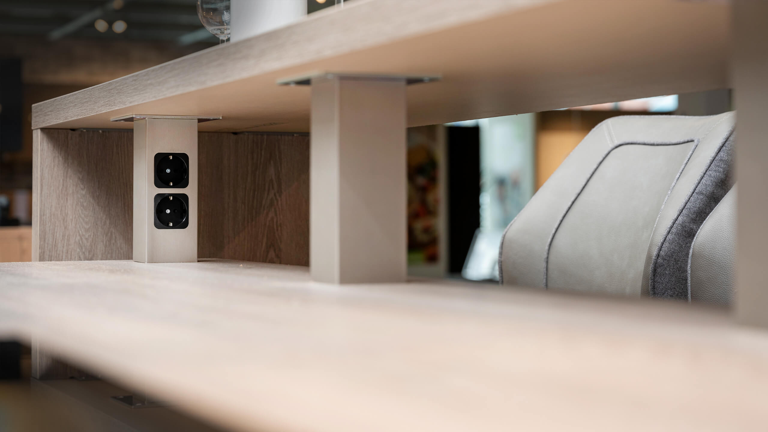 Moderne, grifflose Inselküche "Easytouch" von Nobilia 