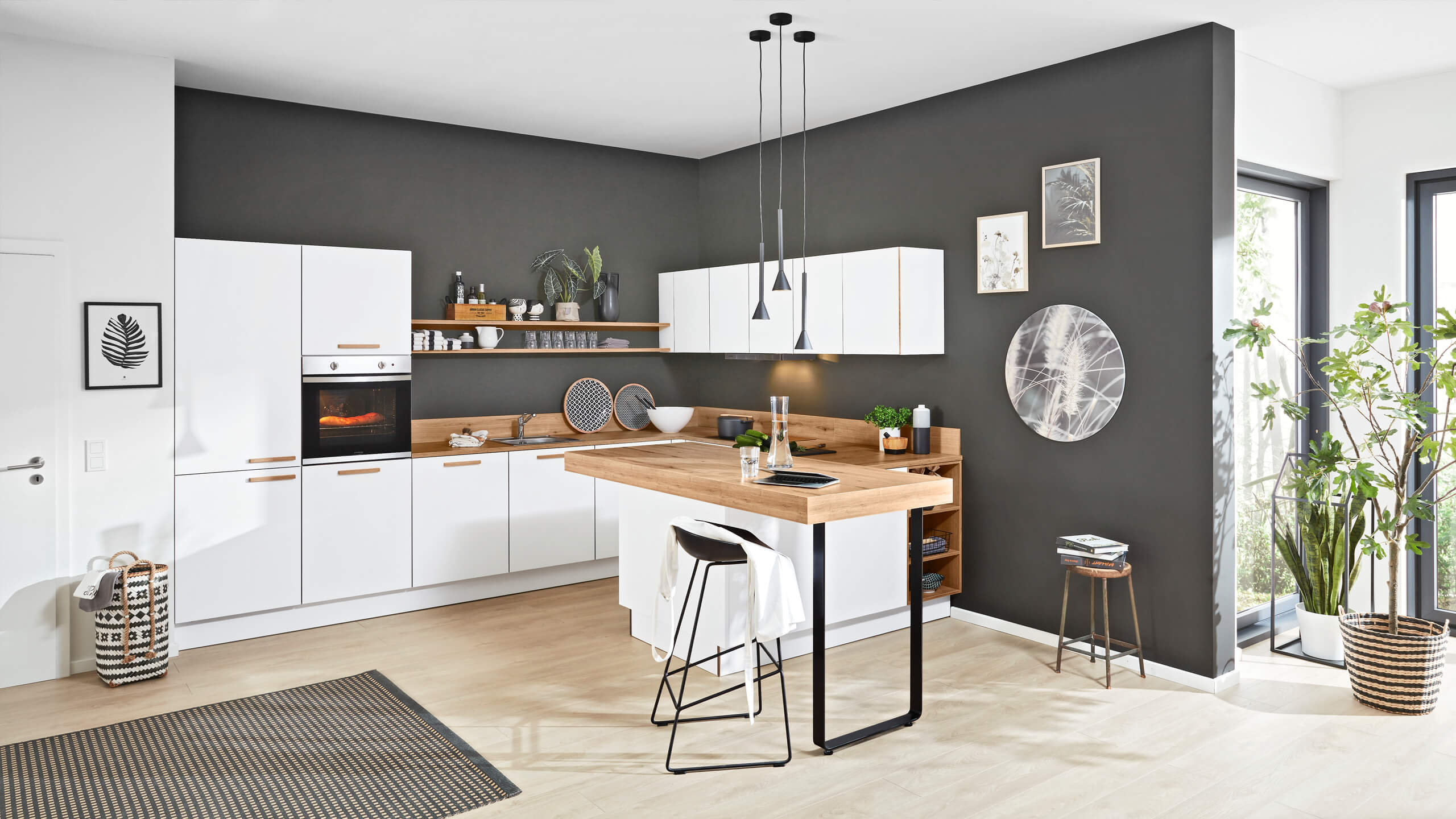 Familienküche "Serie 3043" in U-Form von Interliving