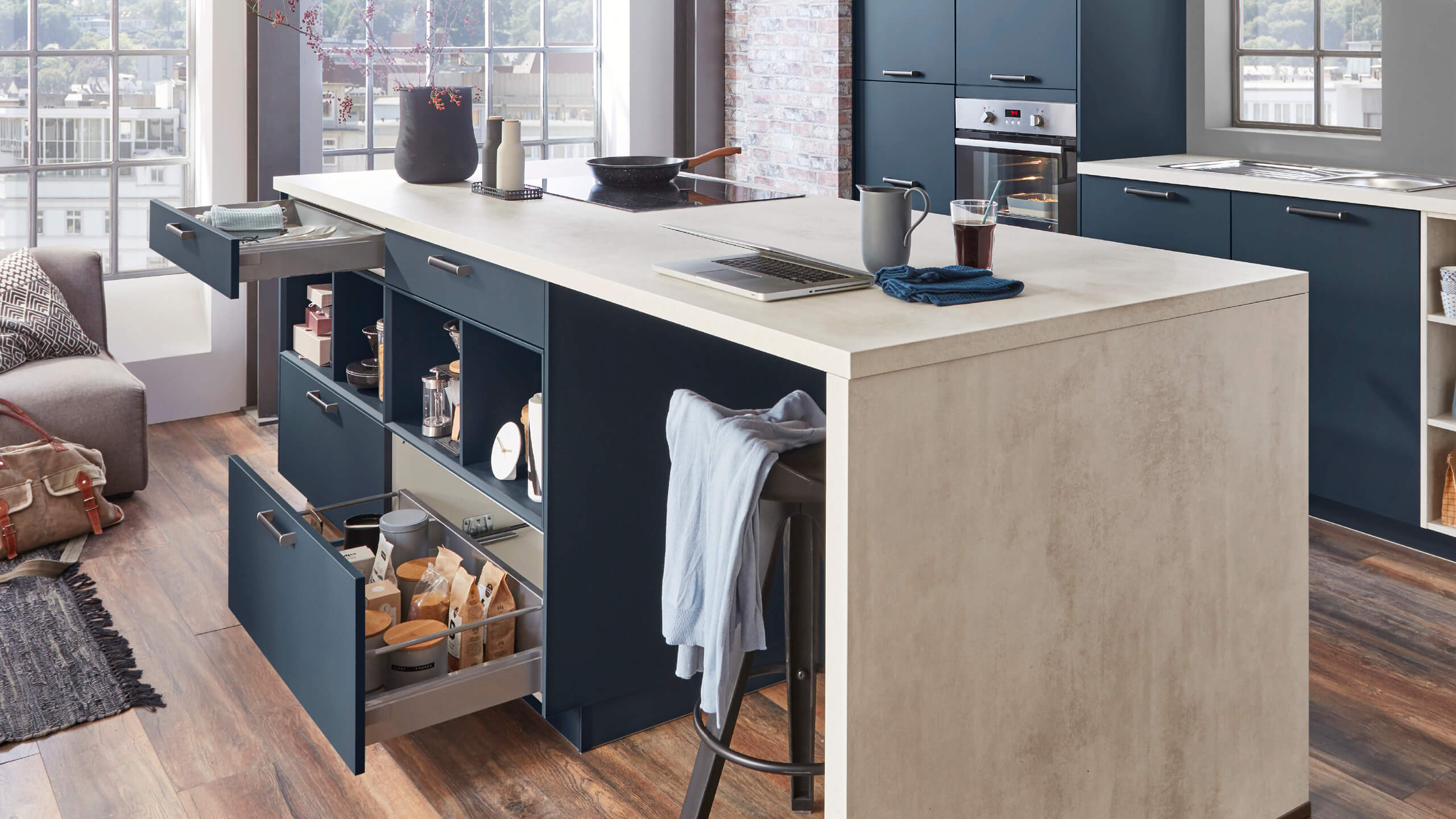 Trendküche "Easytouch" mit Insel von Nobilia