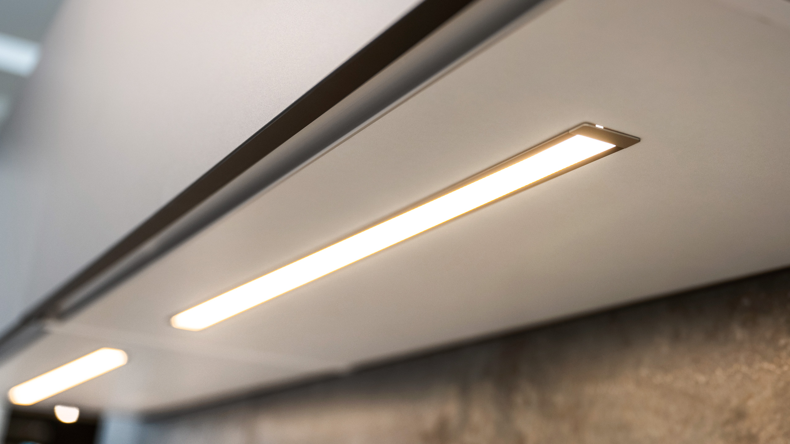 Stauraumreiche Küche "Clean" von Express