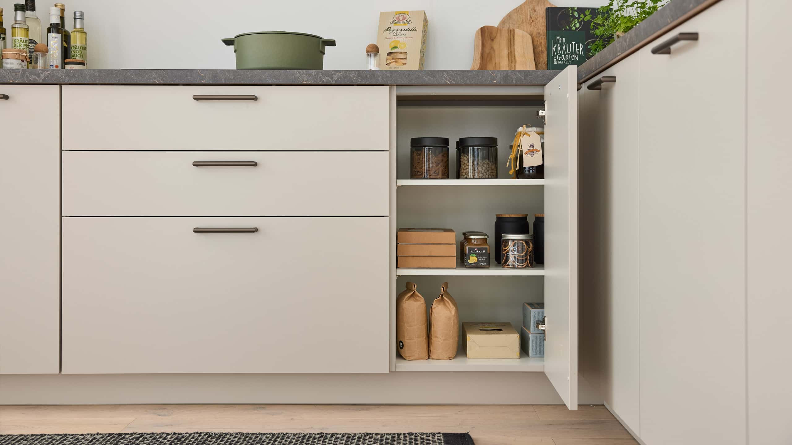 Moderne Familienküche "Laser" in L-Form von Culineo