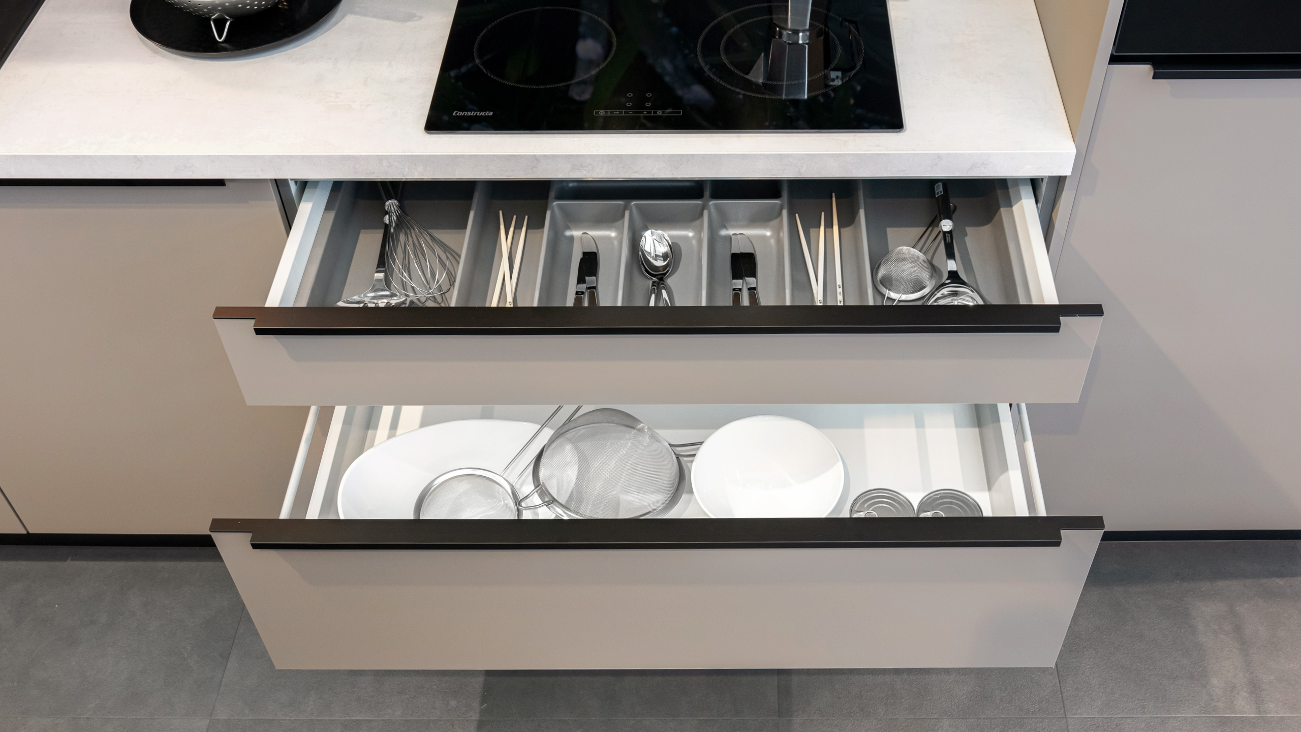 Stylische Singleküche mit Insel Modell Clean von Express