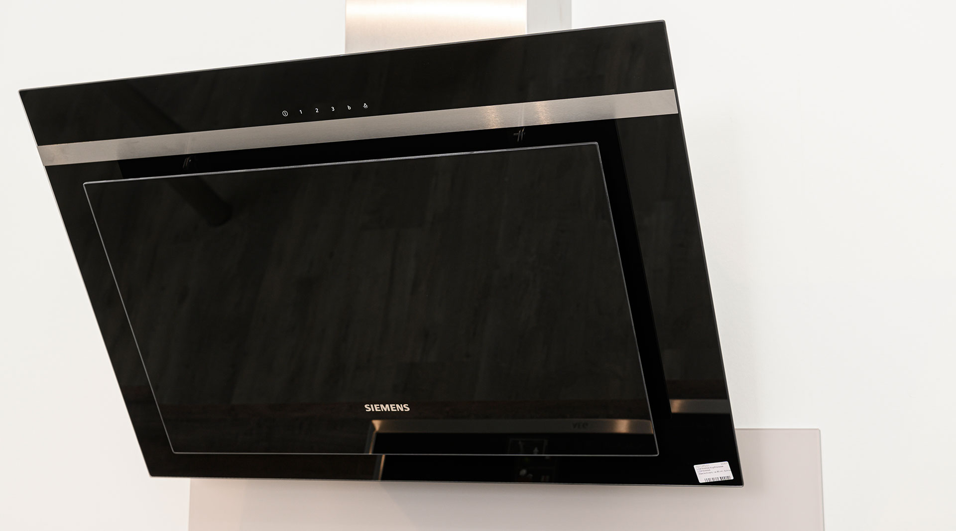 Moderne, Funktionelle L-Küche mit Sitzgelegenheit "Nora" von Wert Küche 