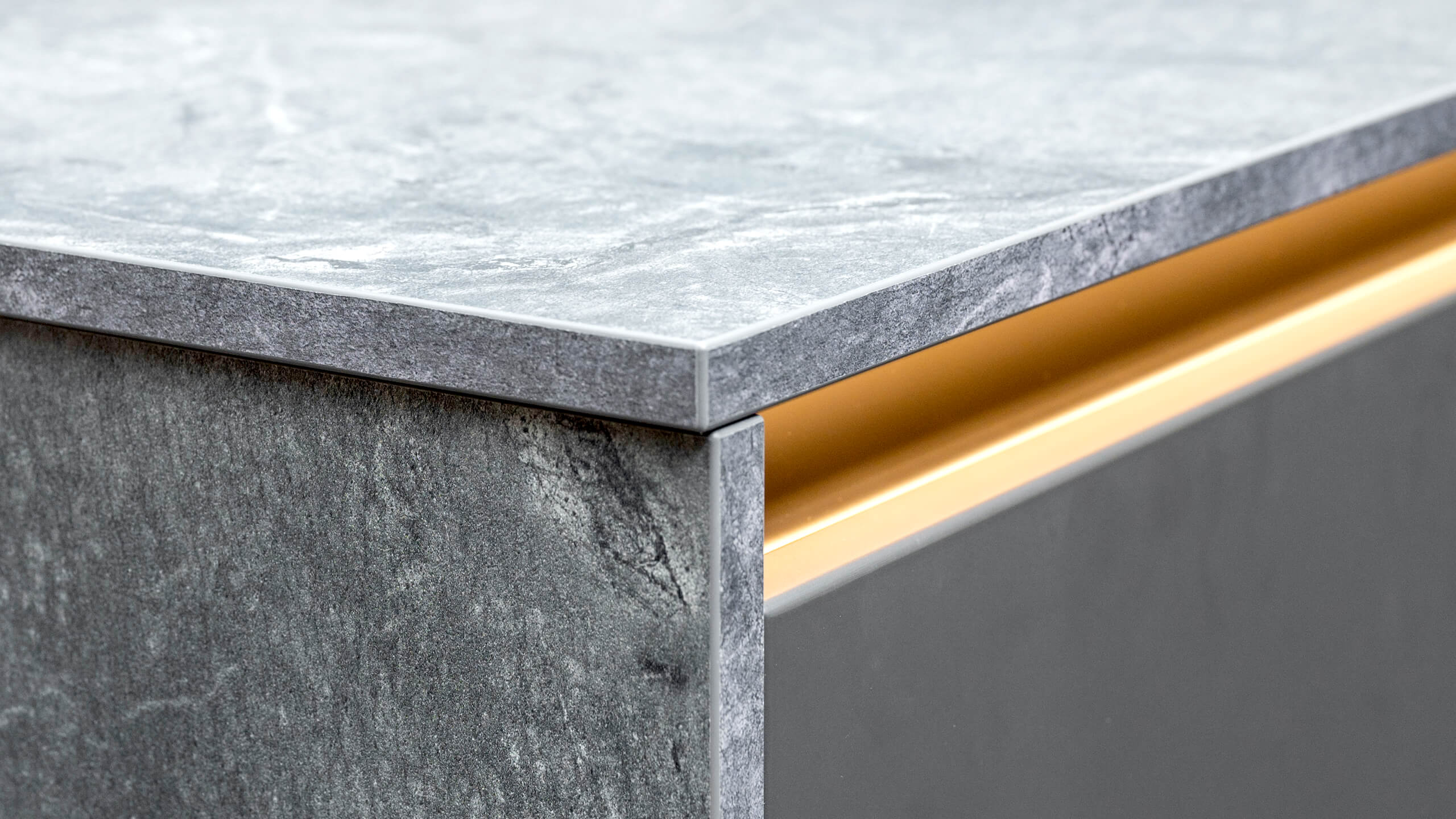 Familienküche "Sina" im Industrielook von Wert Küche