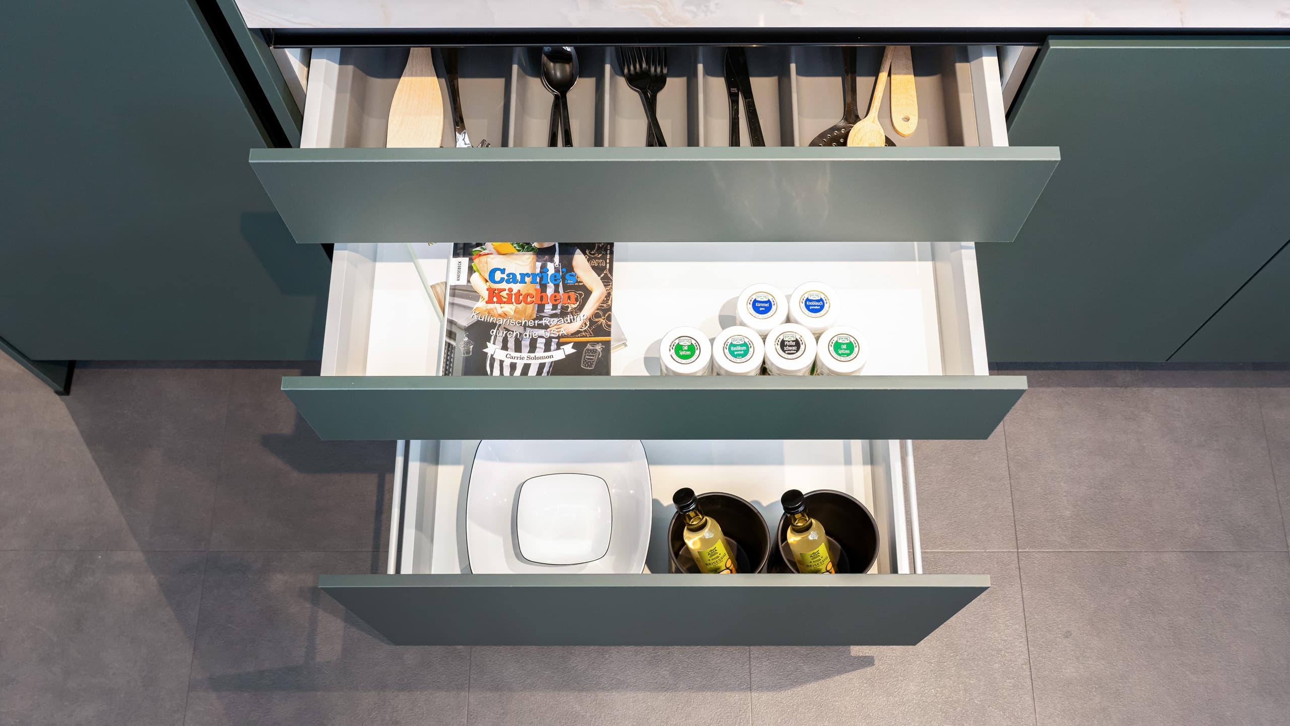 Trendige Singleküche "Clean" von Express