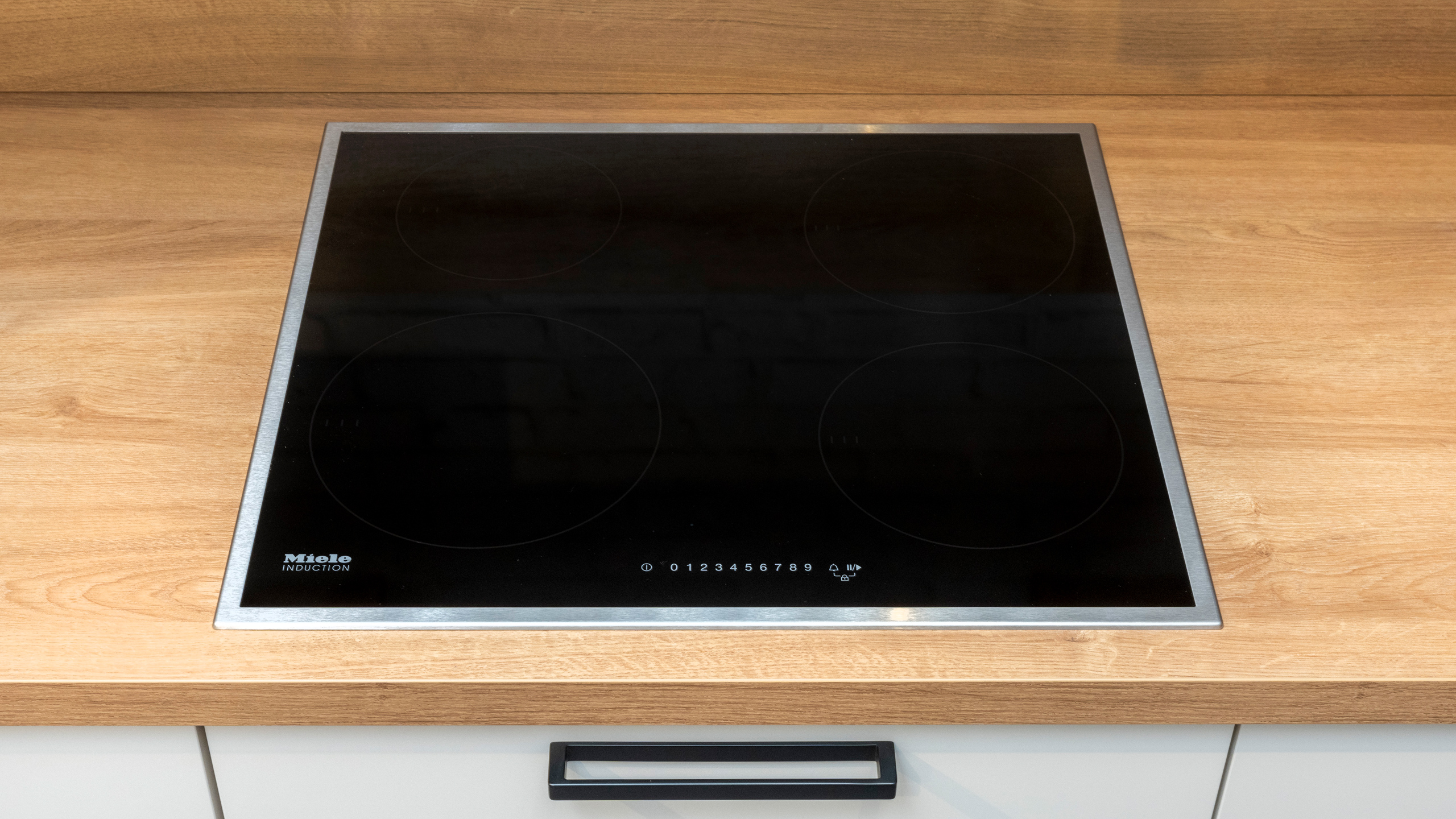 Moderne, übersichtliche L-Küche Modell  Base von Wert Küche