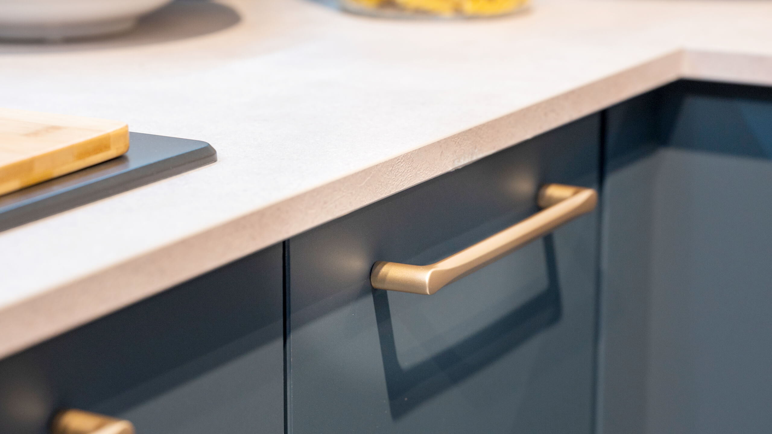 Trendige L-Küche Modell "Easytouch" von Nobilia