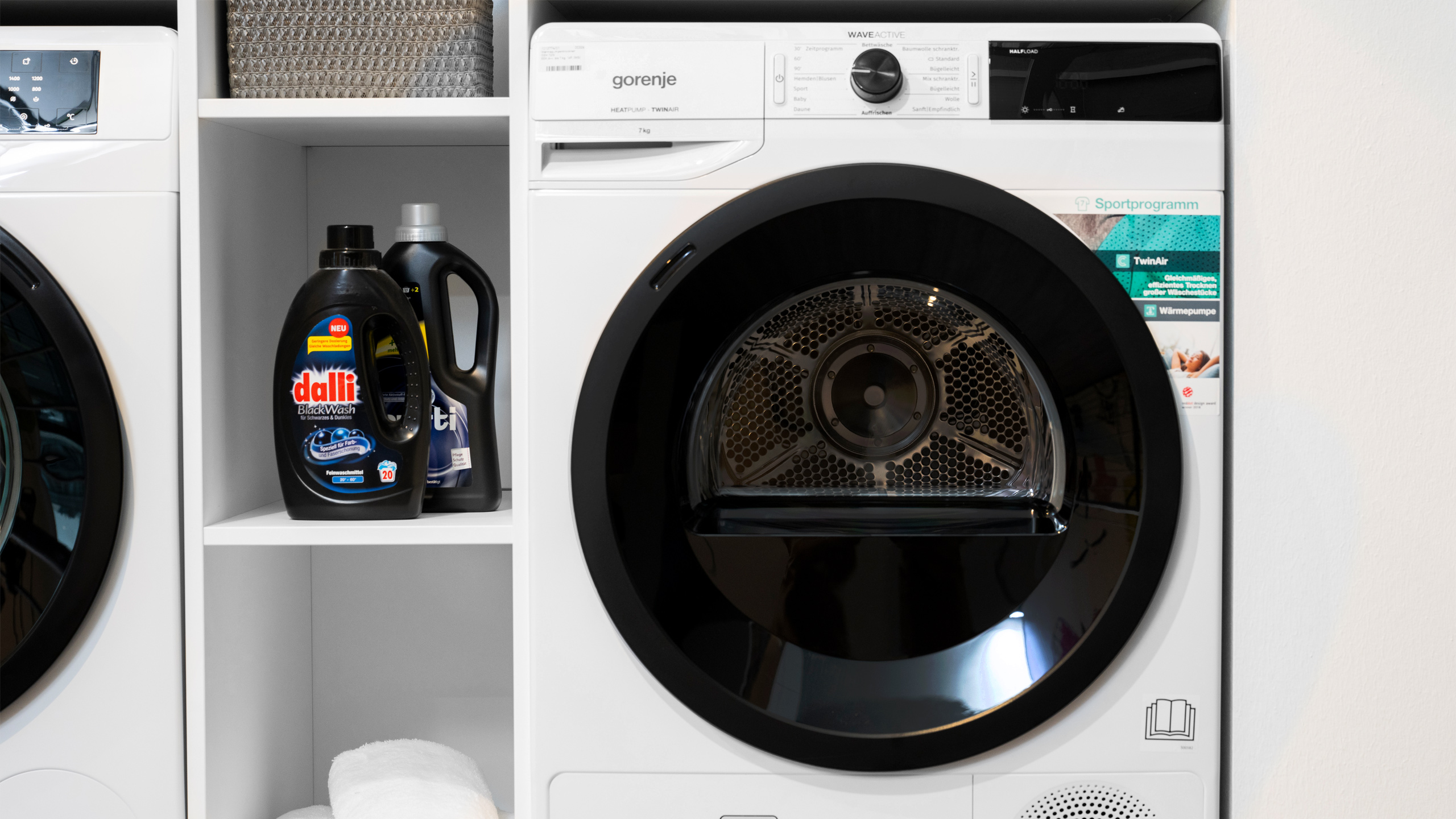 Moderner, geräumiger Hauswirtschaftsraum "Laser" von Nobilia 