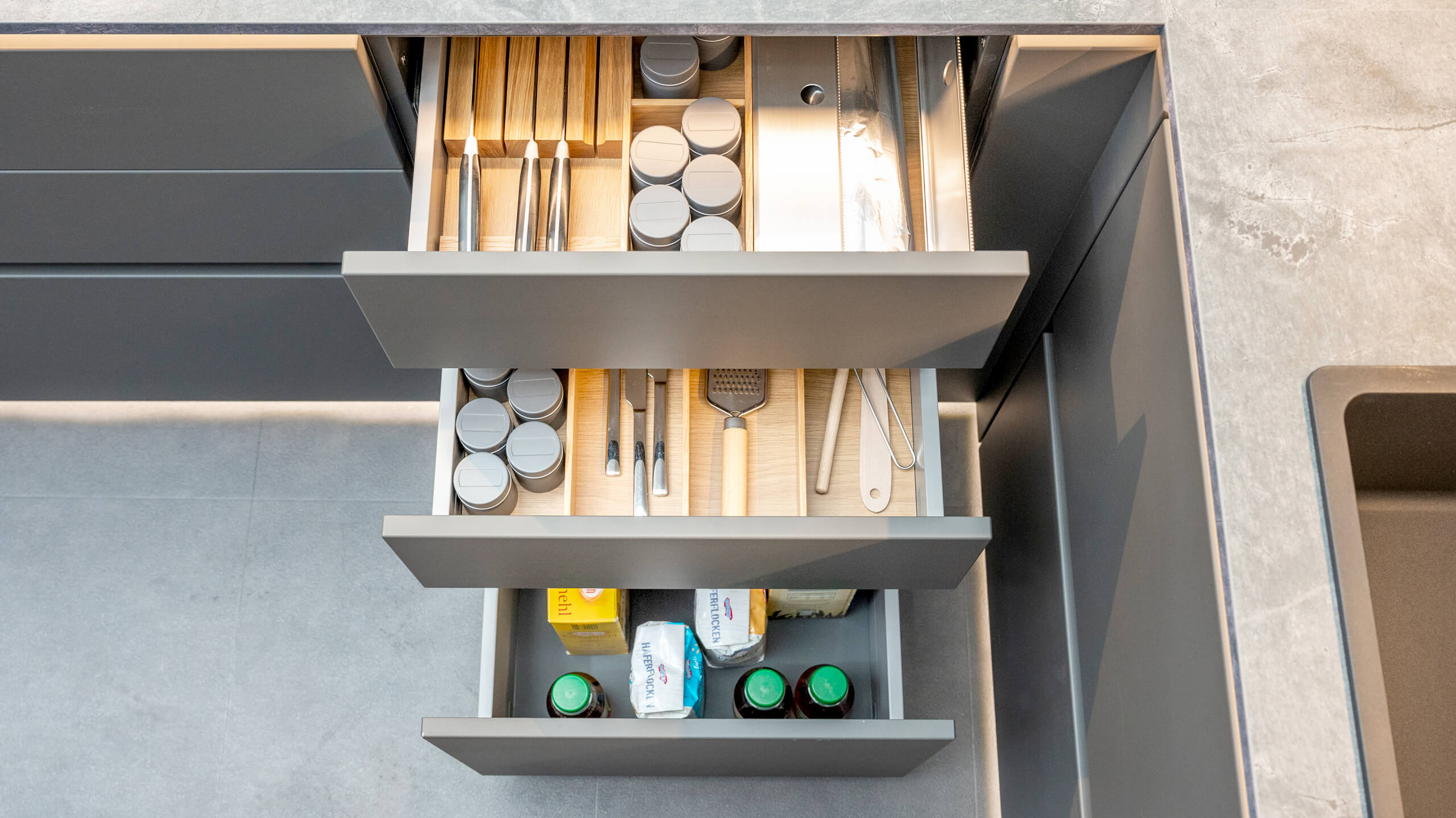 Familienküche "Sina" im Industrielook von Wert Küche