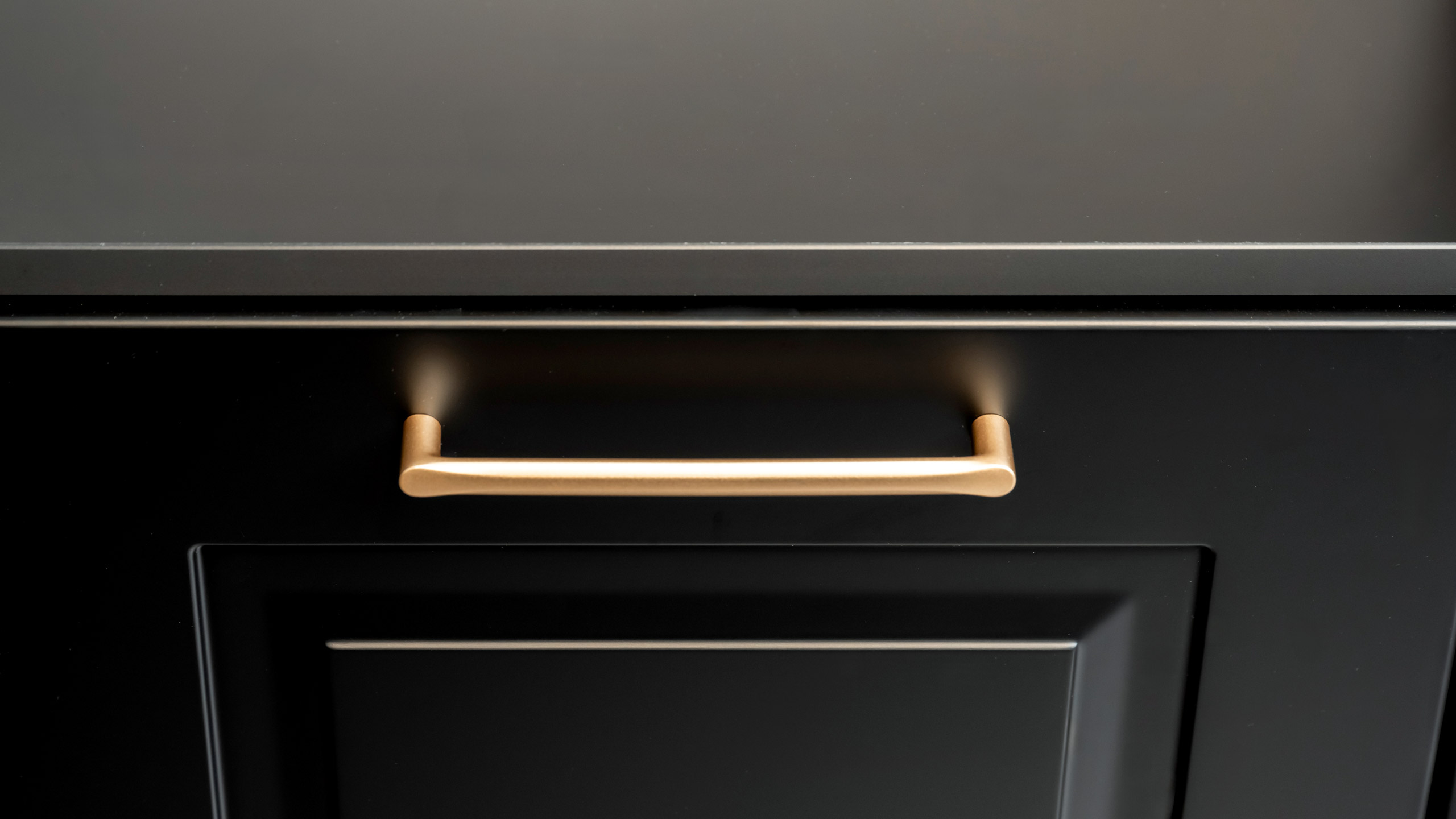 Moderne Inselküche im Stilmix "Sylt und StoneArt" von Culineo