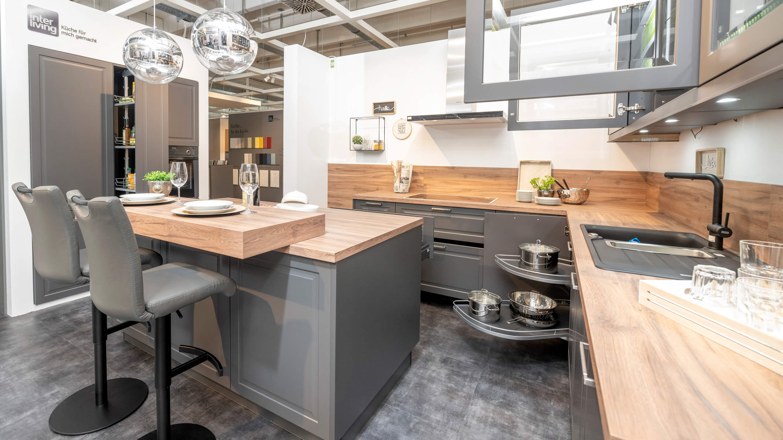 Rustikale Landhausküche mit Insel "lL 3390" von Interliving