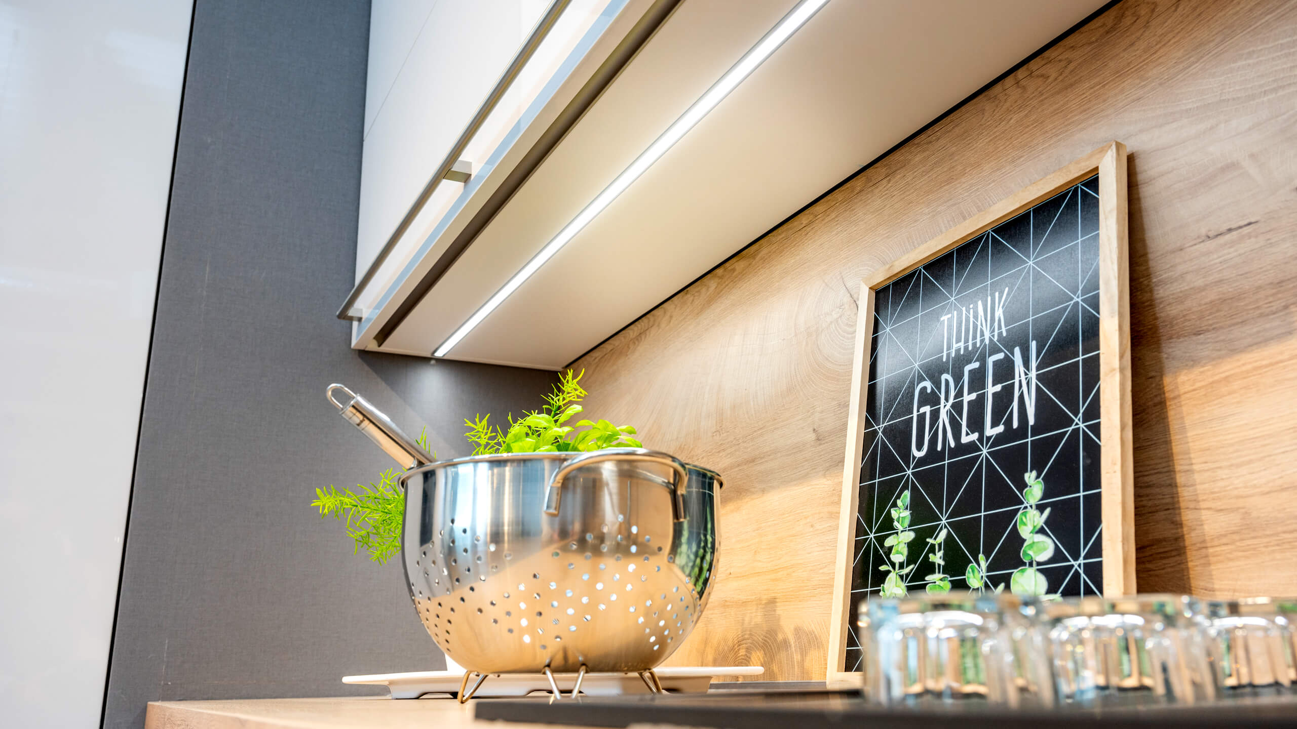 Moderne Familienfreundliche Küche "Flash" von Nobilia