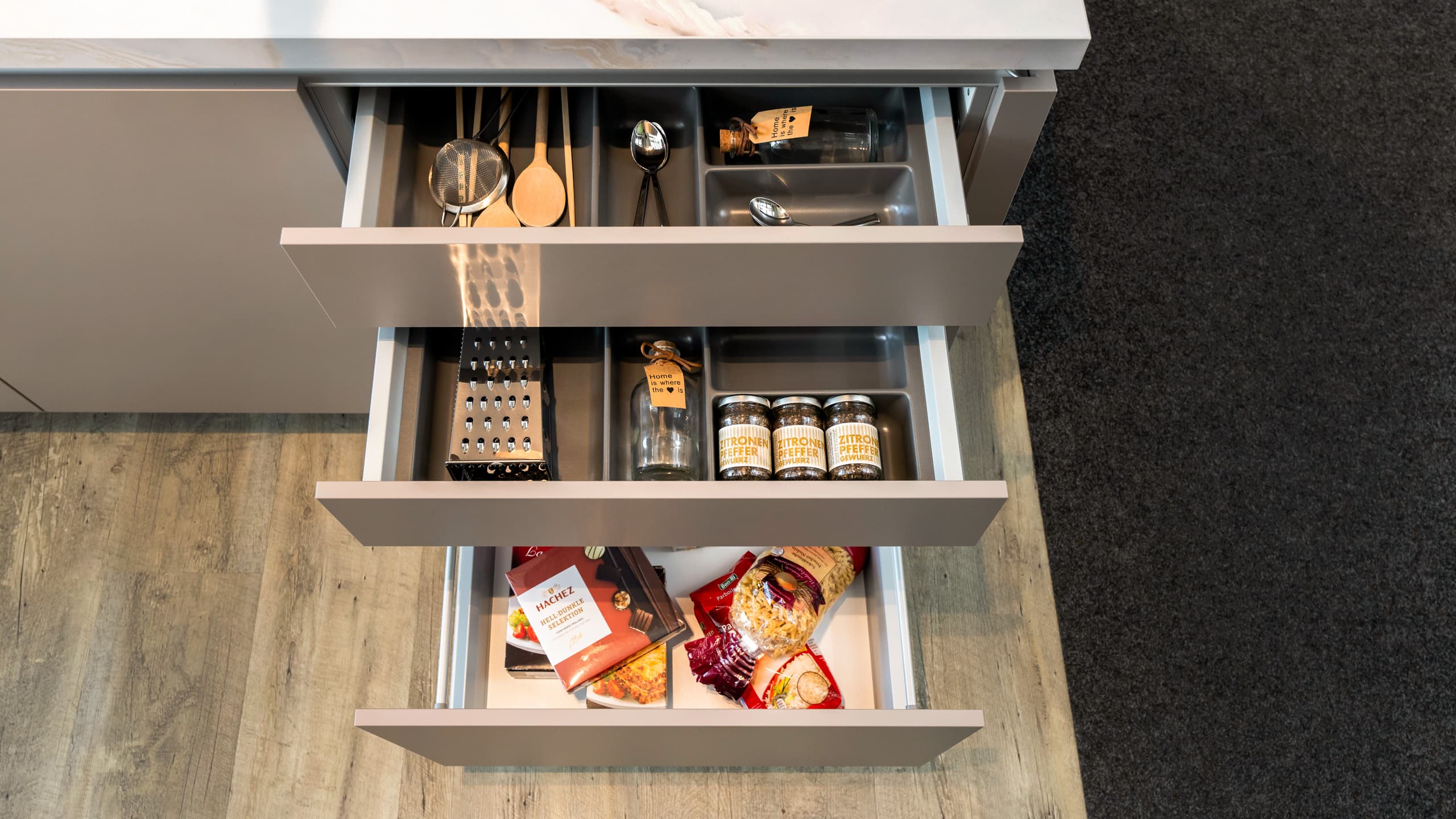 Grifflose Küchenzeile "Win" von Express Küchen