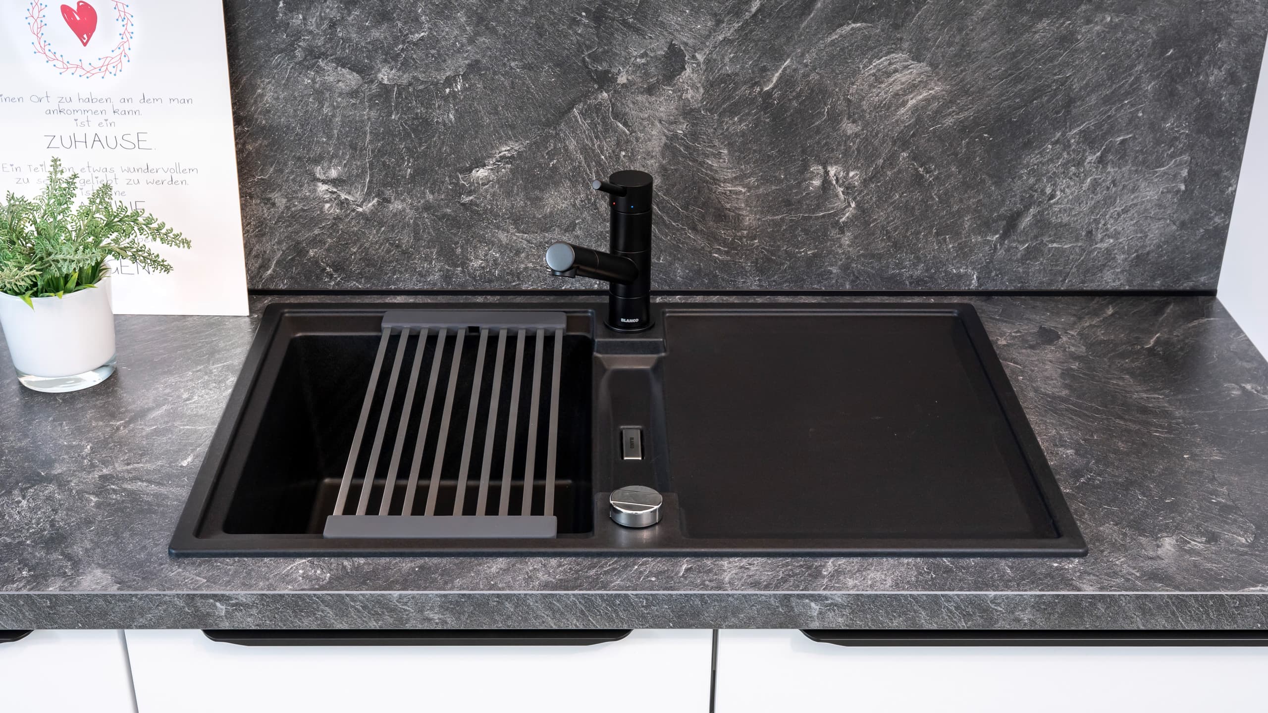 Moderne Küchenzeile "Senso" von Nobilia 