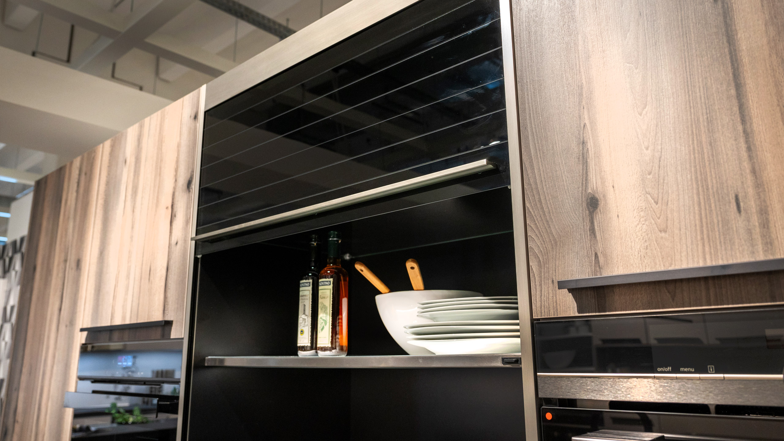 Großräumige, edle T-Küche "Siena" von Wert Küche