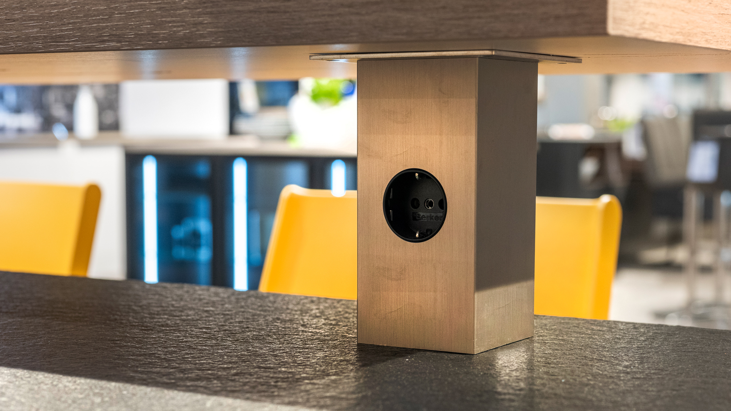 Stylische Inselküche Modell Easytouch von Nobilia 